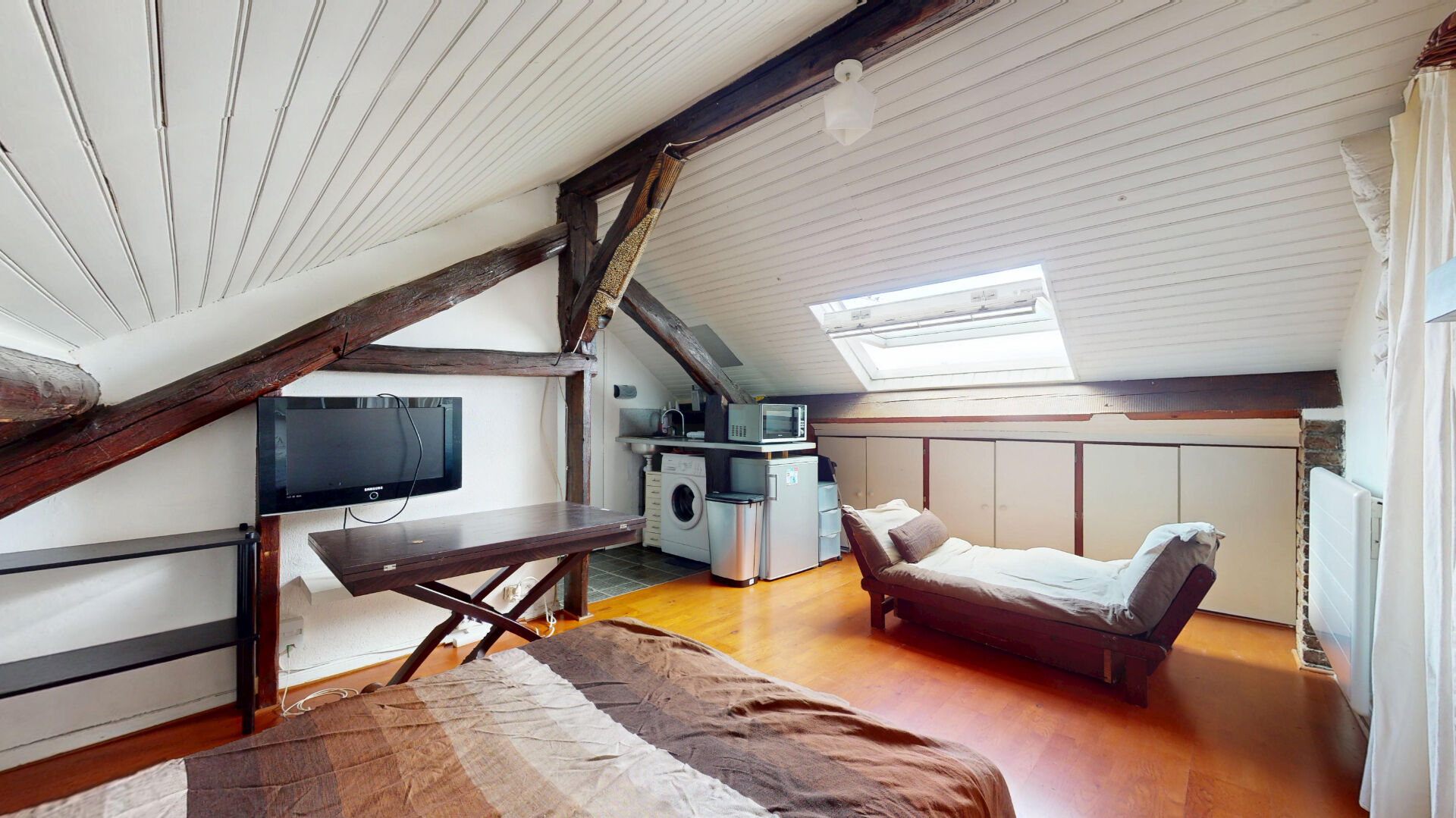 À vendre : Appartement 1 pièce au dernier étage à Paris  11,70 m²  27.78 au sol