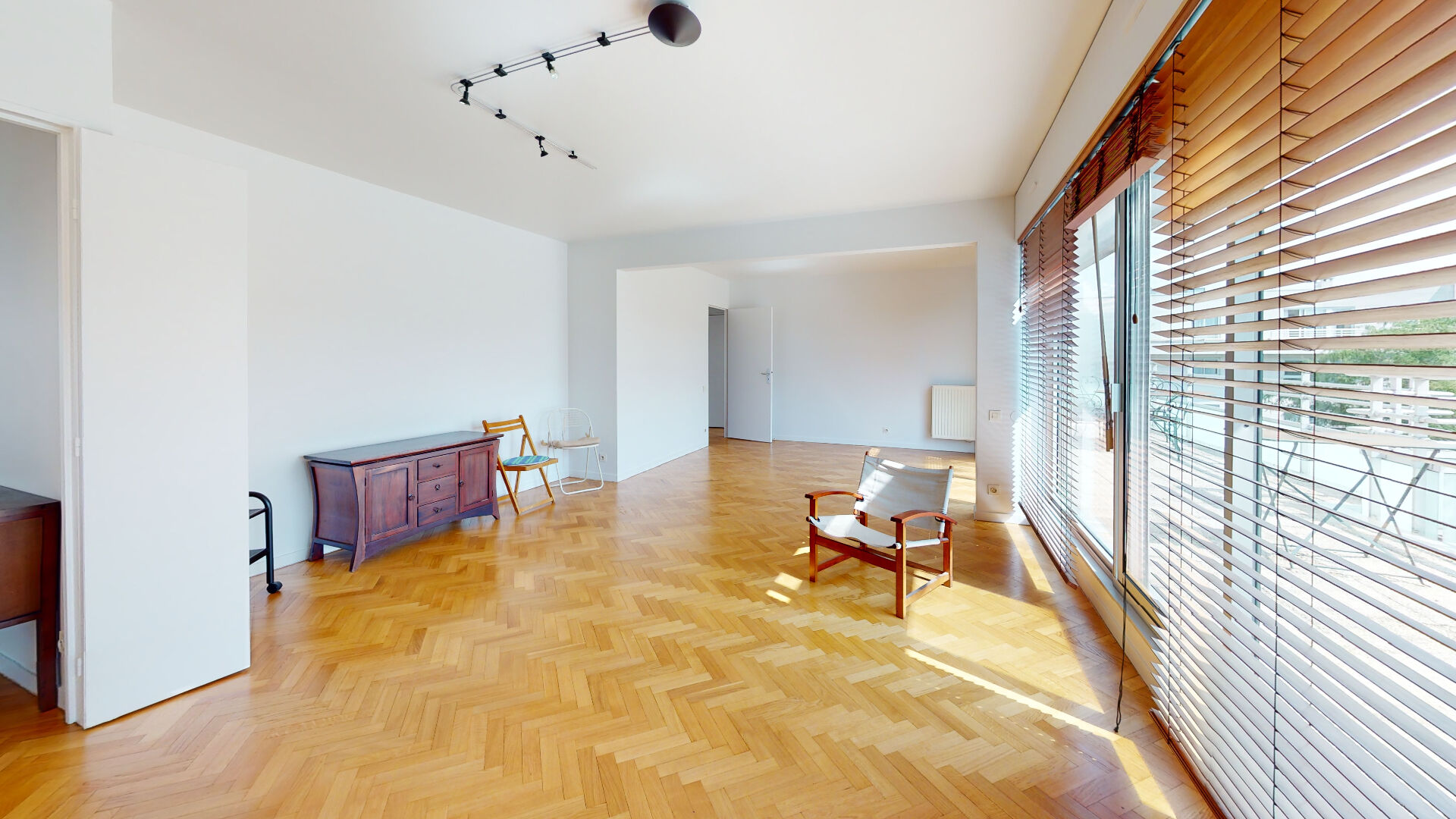 PARIS : appartement F4 (117 m²) en location