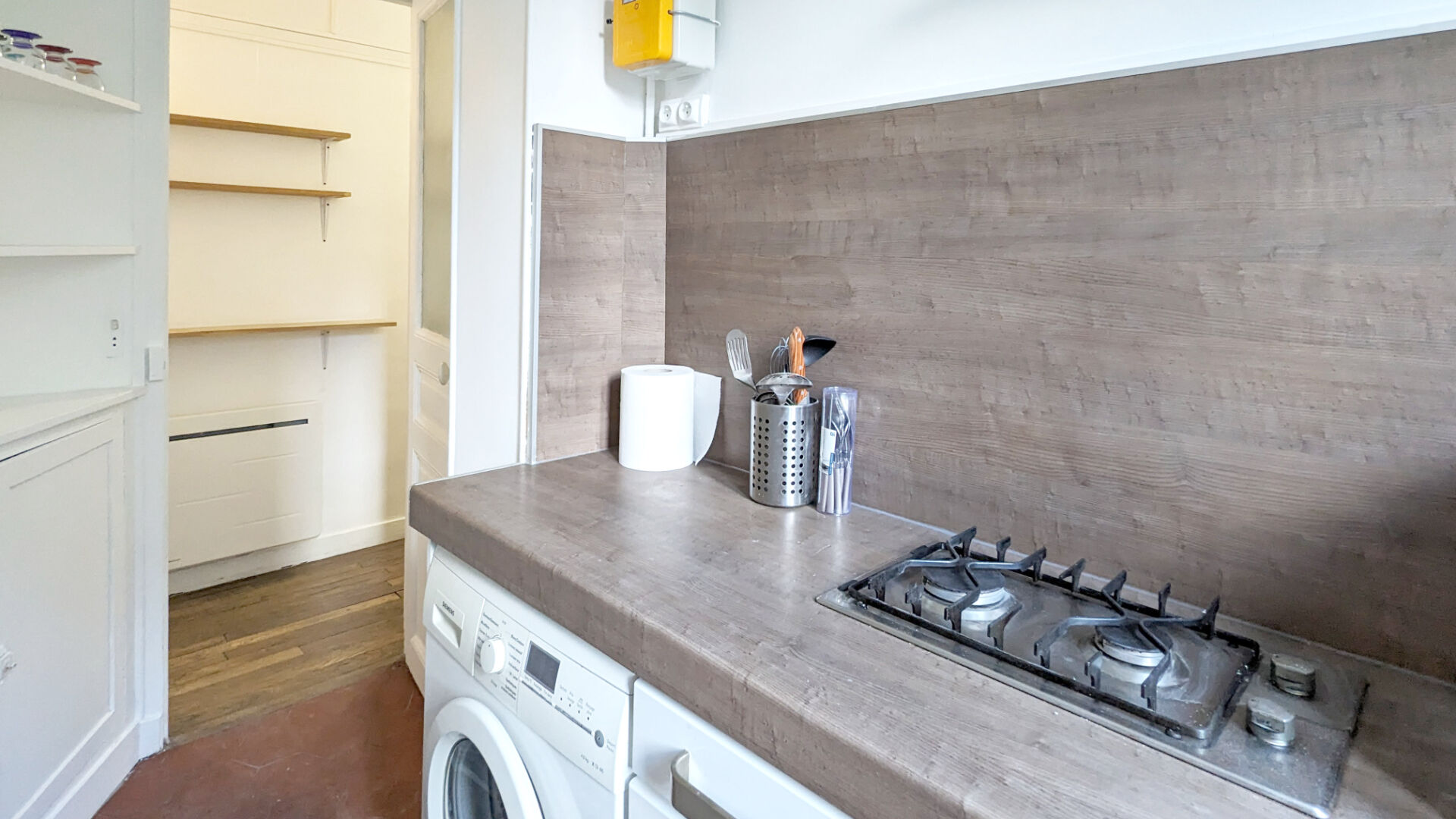 LOCATION MEUBLEE : appartement F1 (24 m²) à PARIS 14