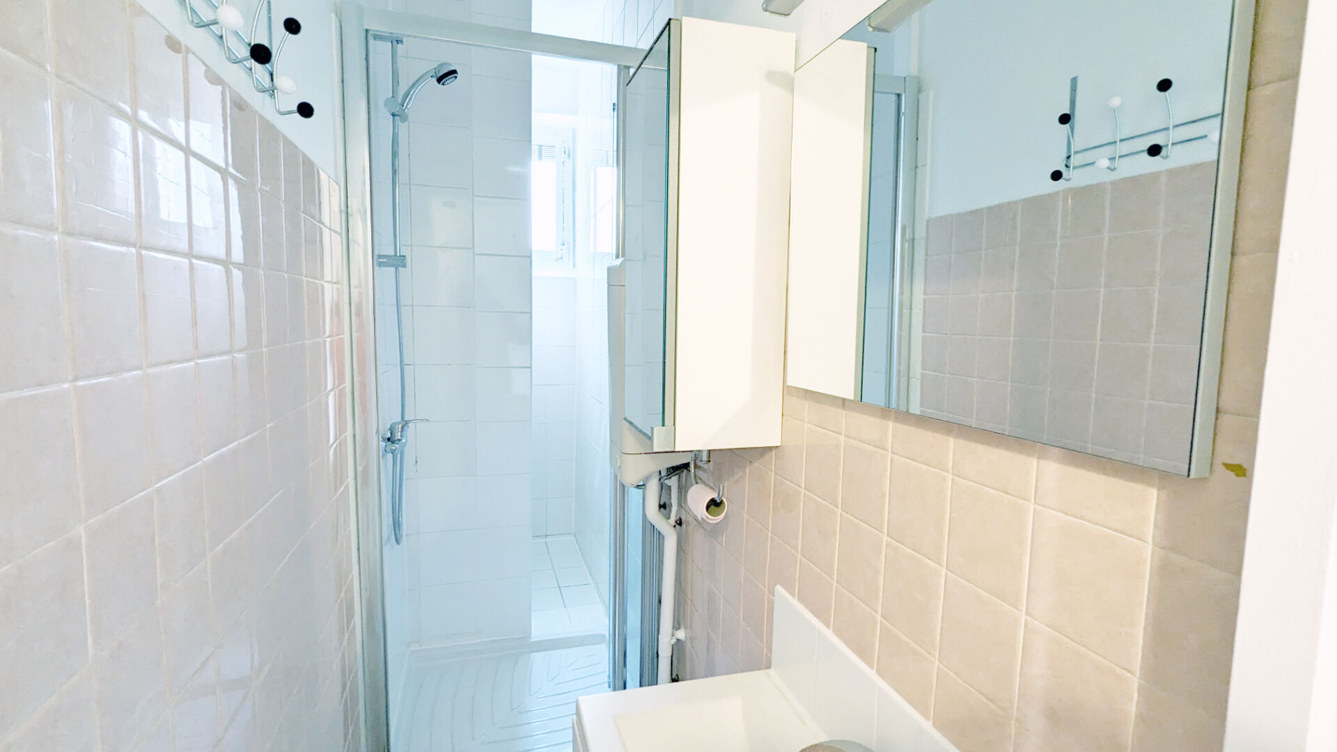 LOCATION MEUBLEE : appartement F1 (24 m²) à PARIS 14