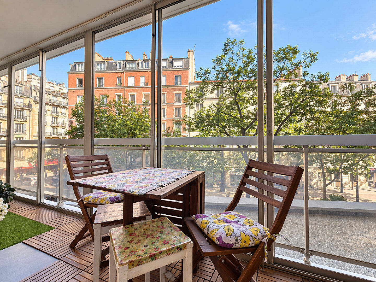 PARIS 14e  PLAISANCE  3 PIÈCES DE 70 M² AVEC LOGGIA
