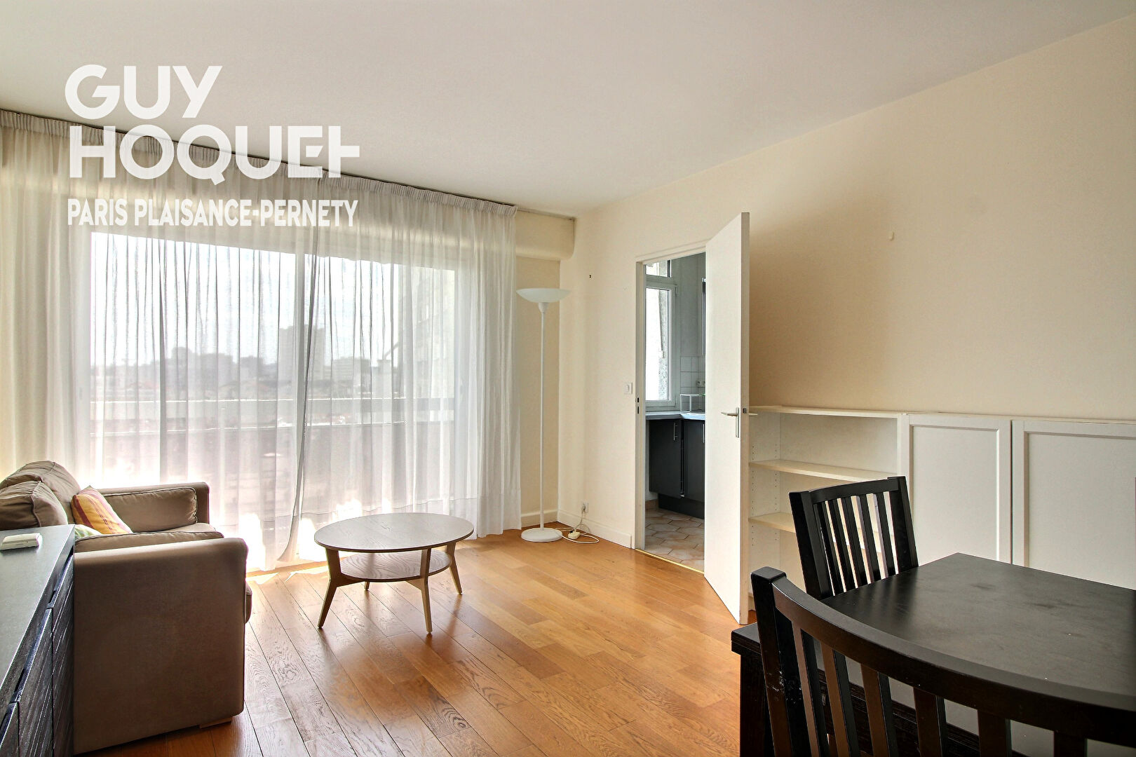 LOCATION : appartement meublé de 2 pièces (44 m²) à PARIS