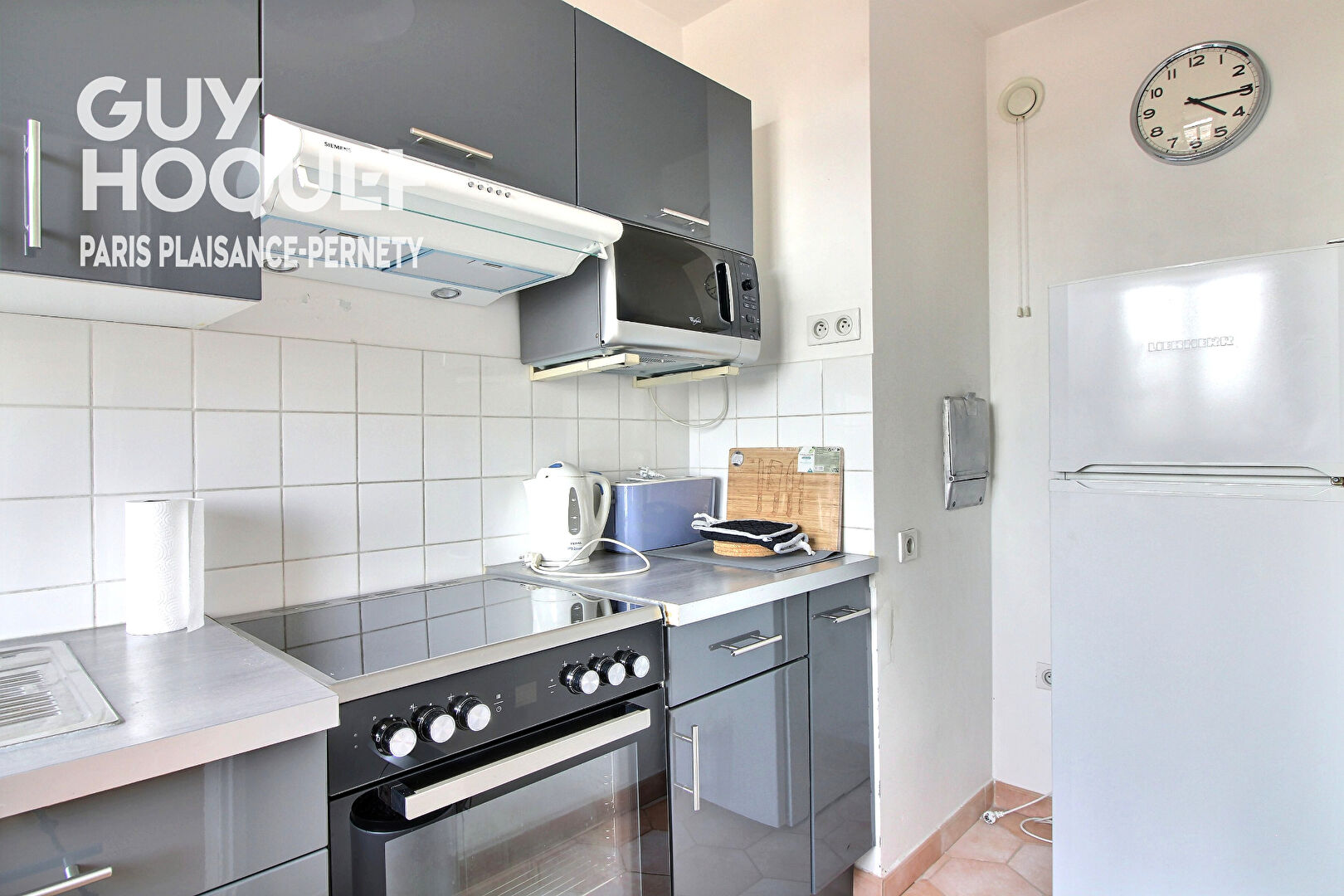 LOCATION : appartement meublé de 2 pièces (44 m²) à PARIS