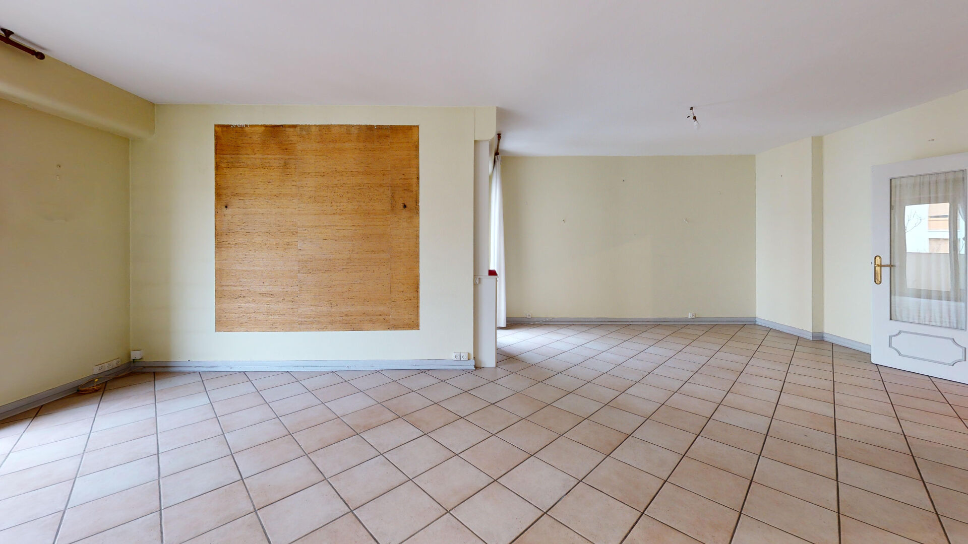 À vendre : Appartement 4 pièces  + Place de Parking + Cave- à Paris - Référence V1052