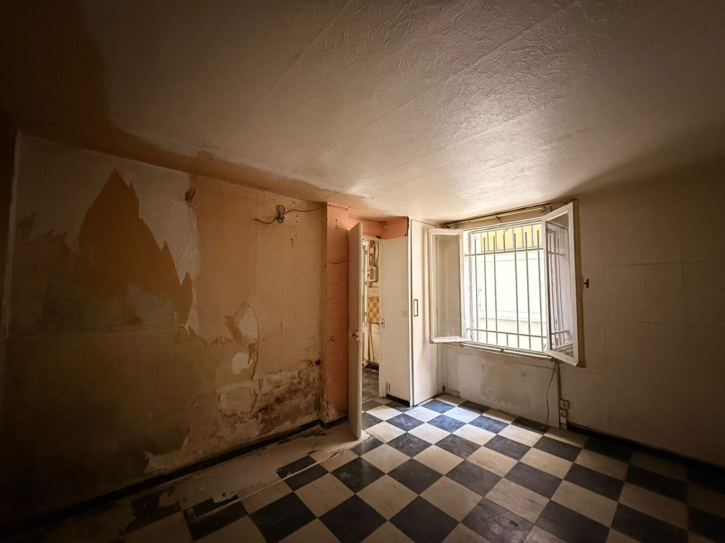 Studio à rénover Idéal investisseur