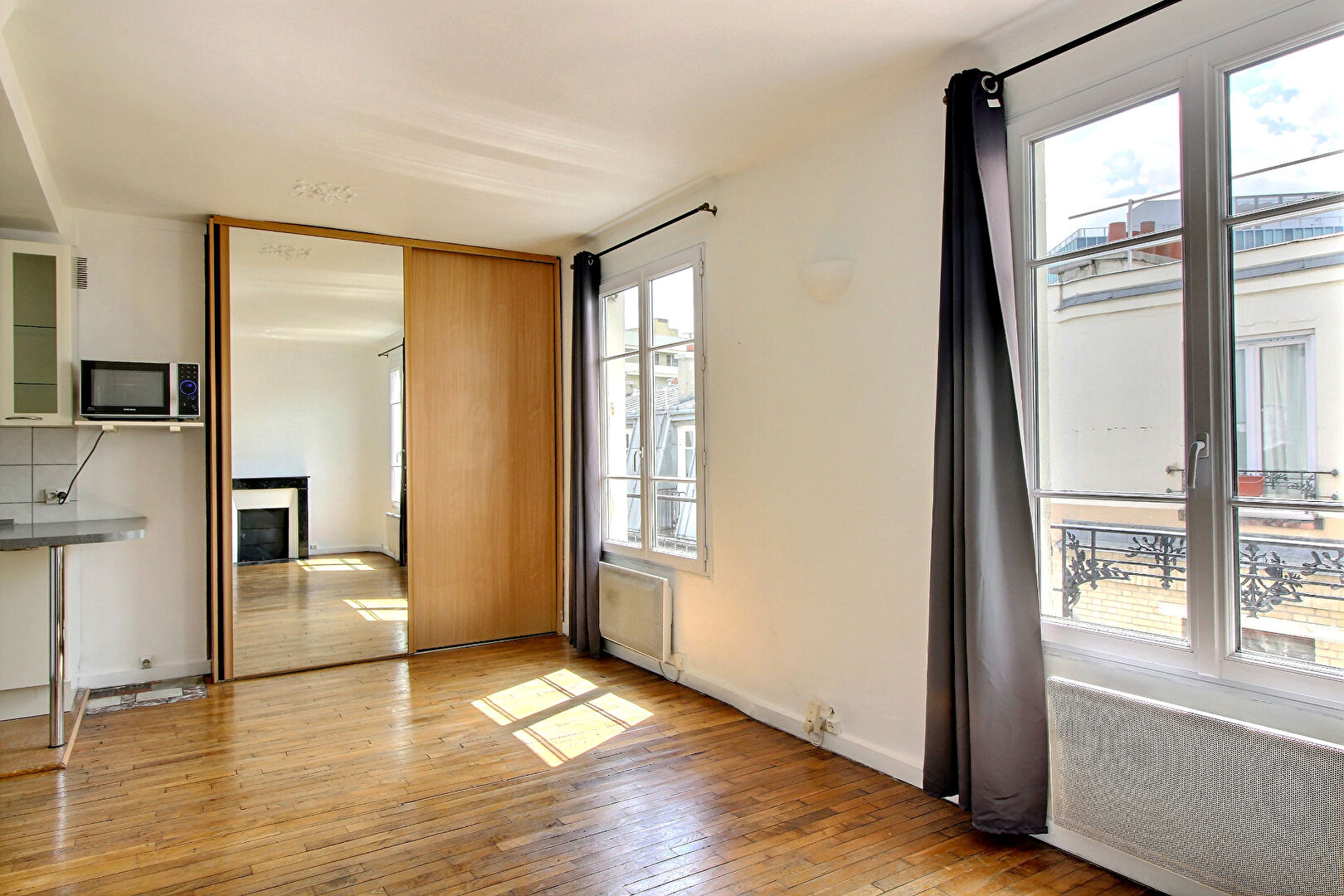 STUDIO DE 27 m2  à Paris  14