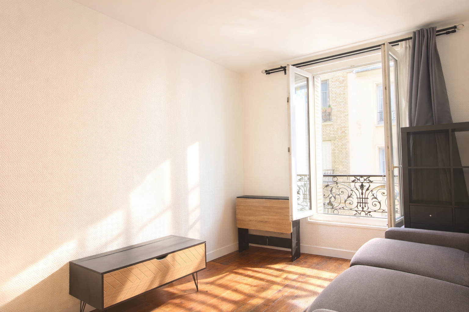 À louer : Appartement meublé T1 avec bureau à Paris 14