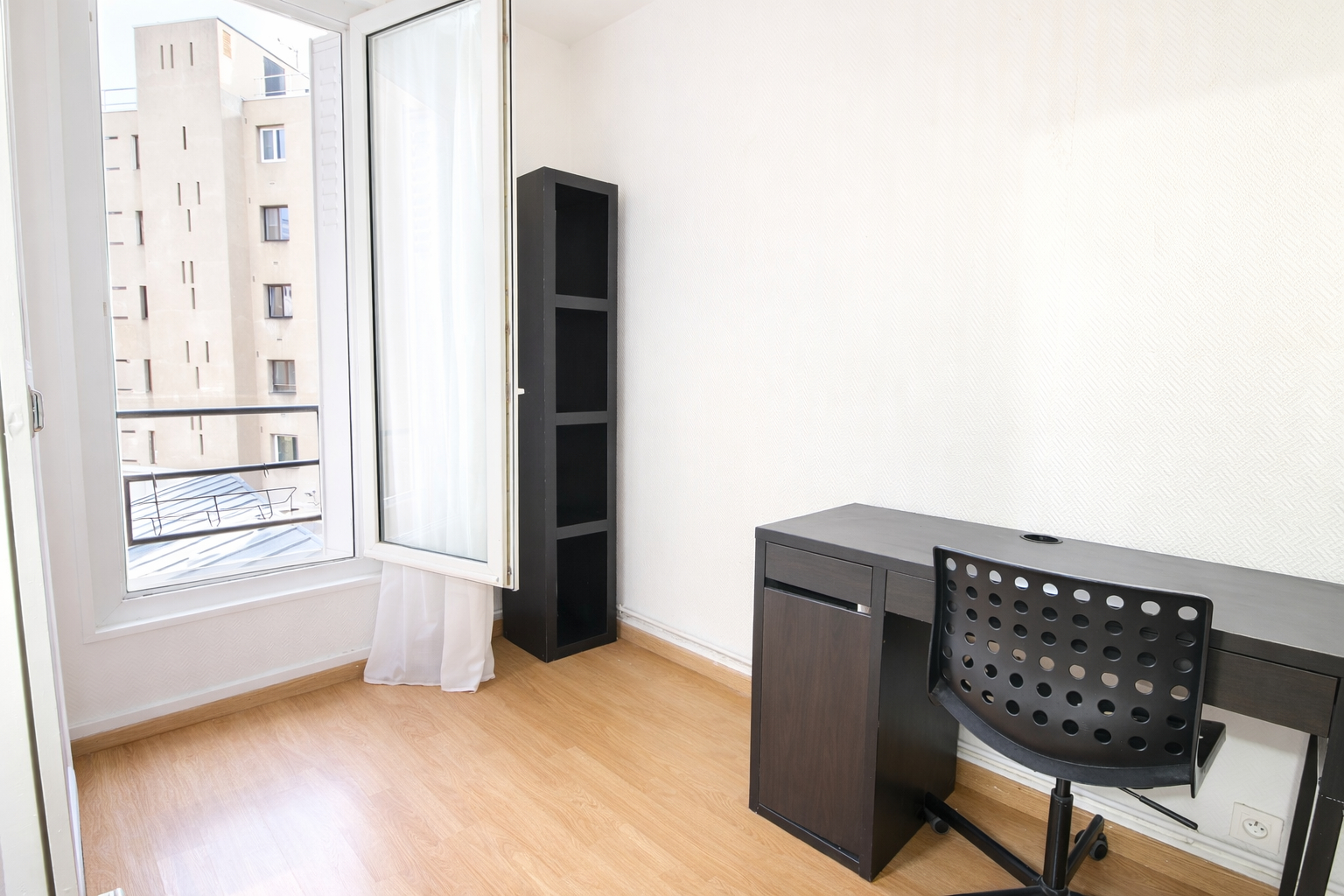 À louer : Appartement meublé T1 avec bureau à Paris 14
