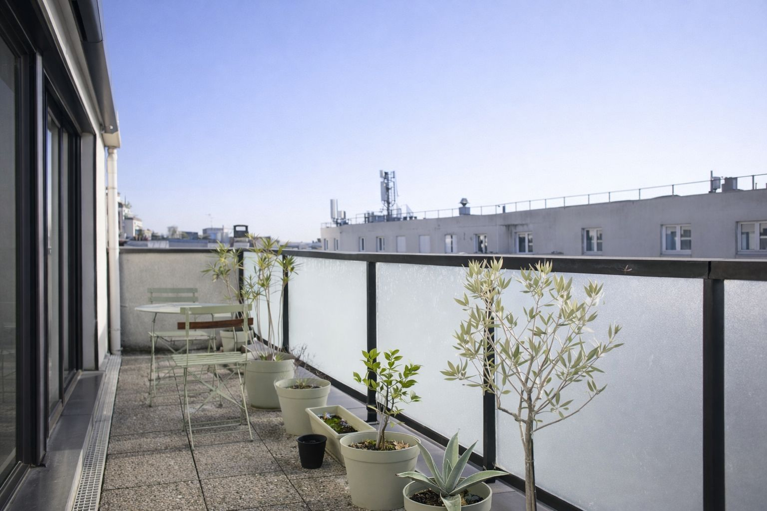 Appartement 2 pièces à vendre à Paris 14ème - Dernier étage avec balcon