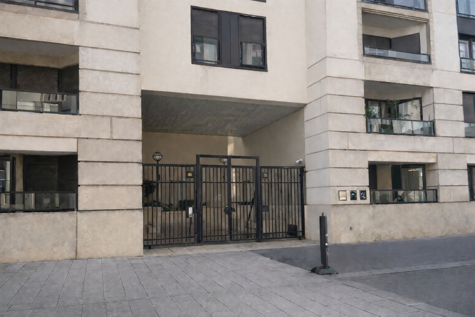 Appartement 2 pièces à vendre à Paris 14ème - Dernier étage avec balcon