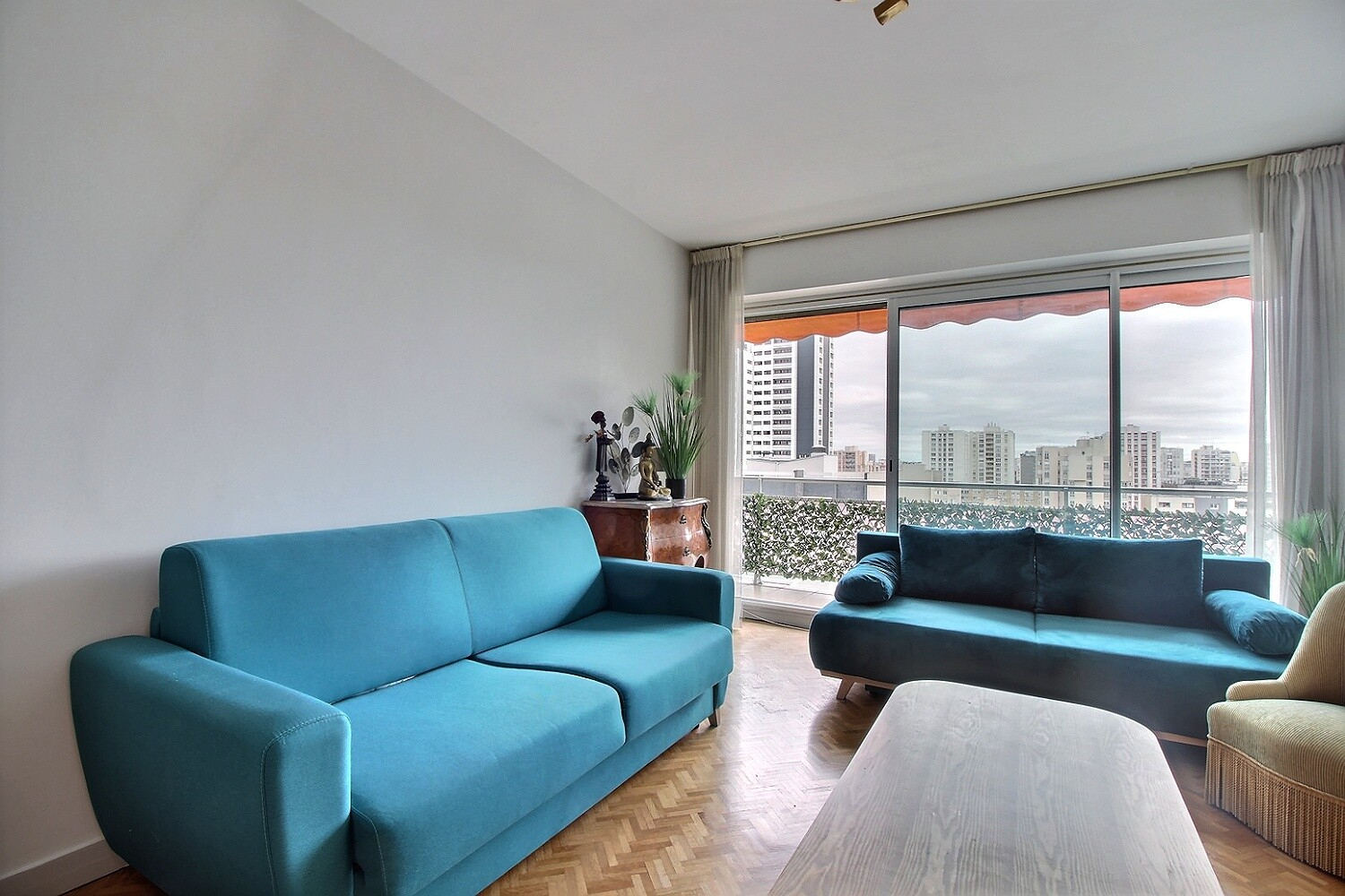 Appartement 2 pièces à vendre au 13ème étage à Paris