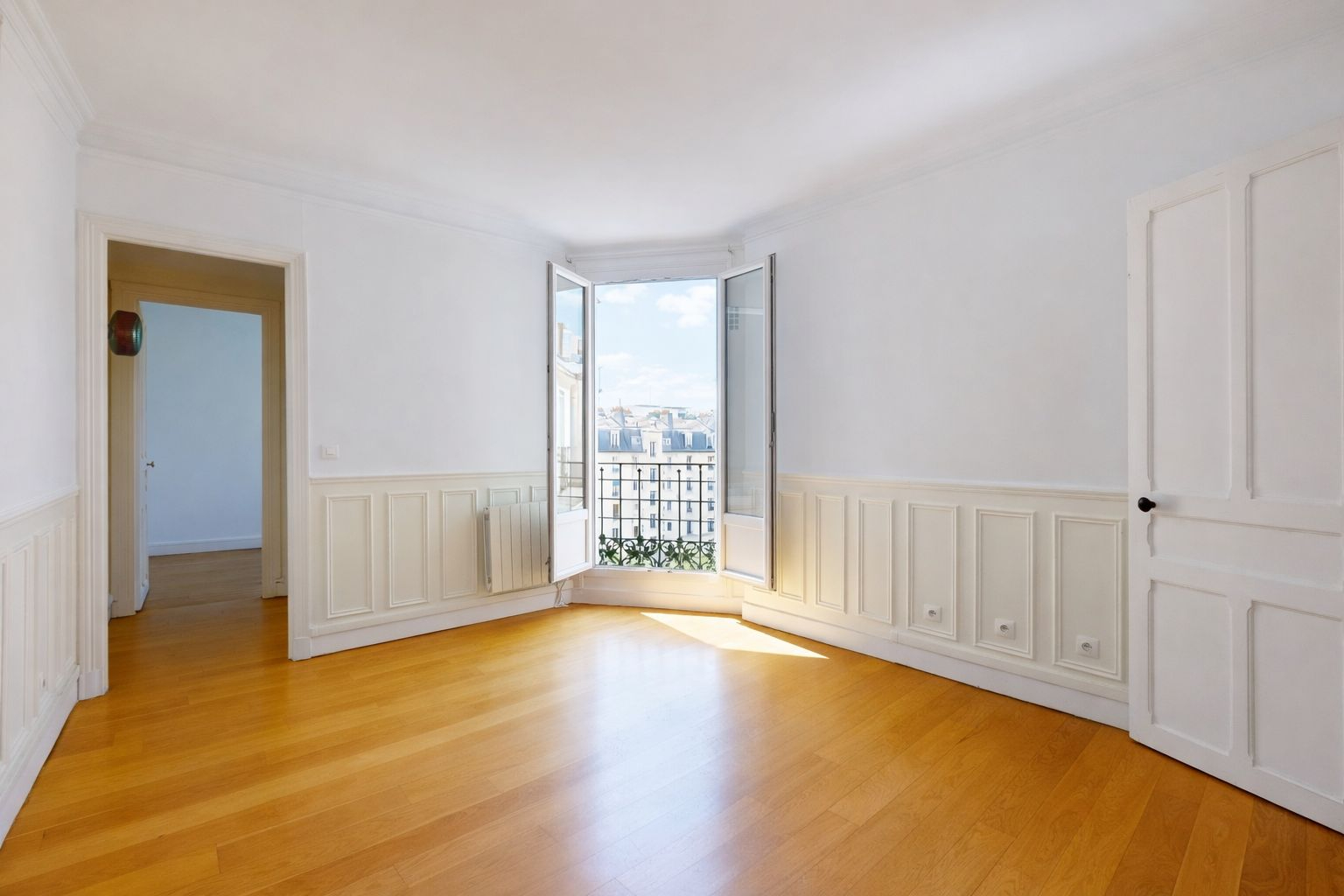 Charmant  2 pièces dernier étage avec ascenseur.