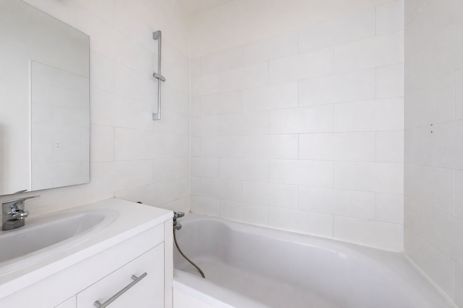 Charmant  2 pièces dernier étage avec ascenseur.