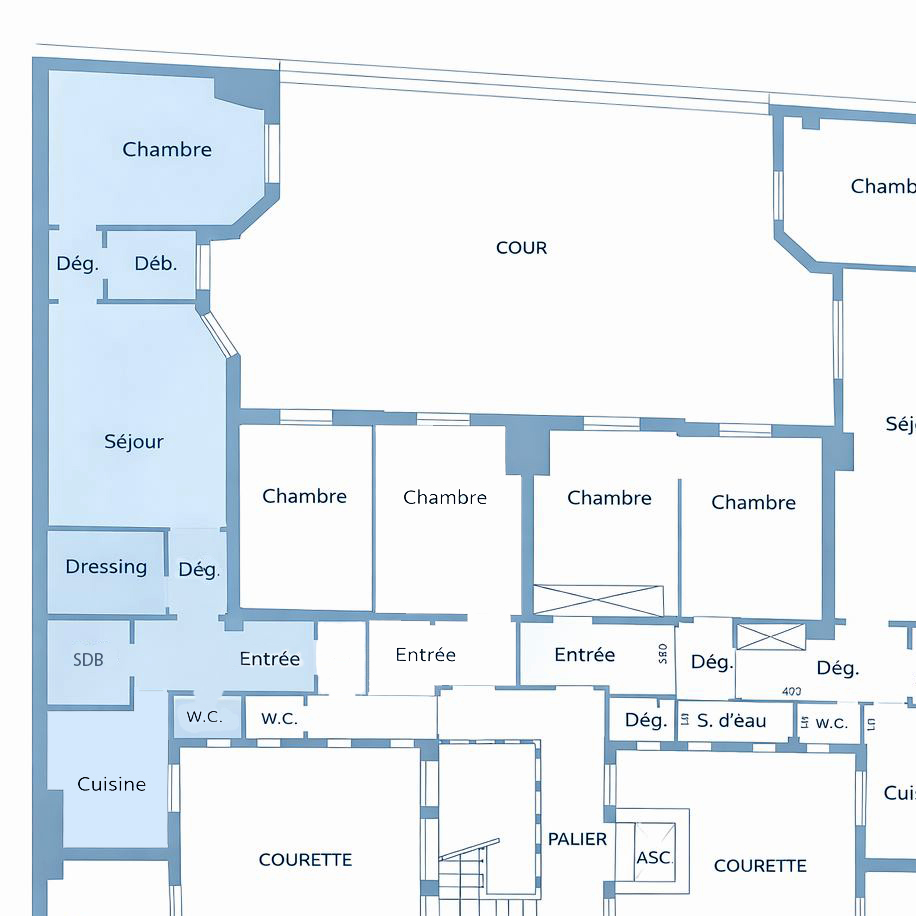 Charmant  2 pièces dernier étage avec ascenseur.