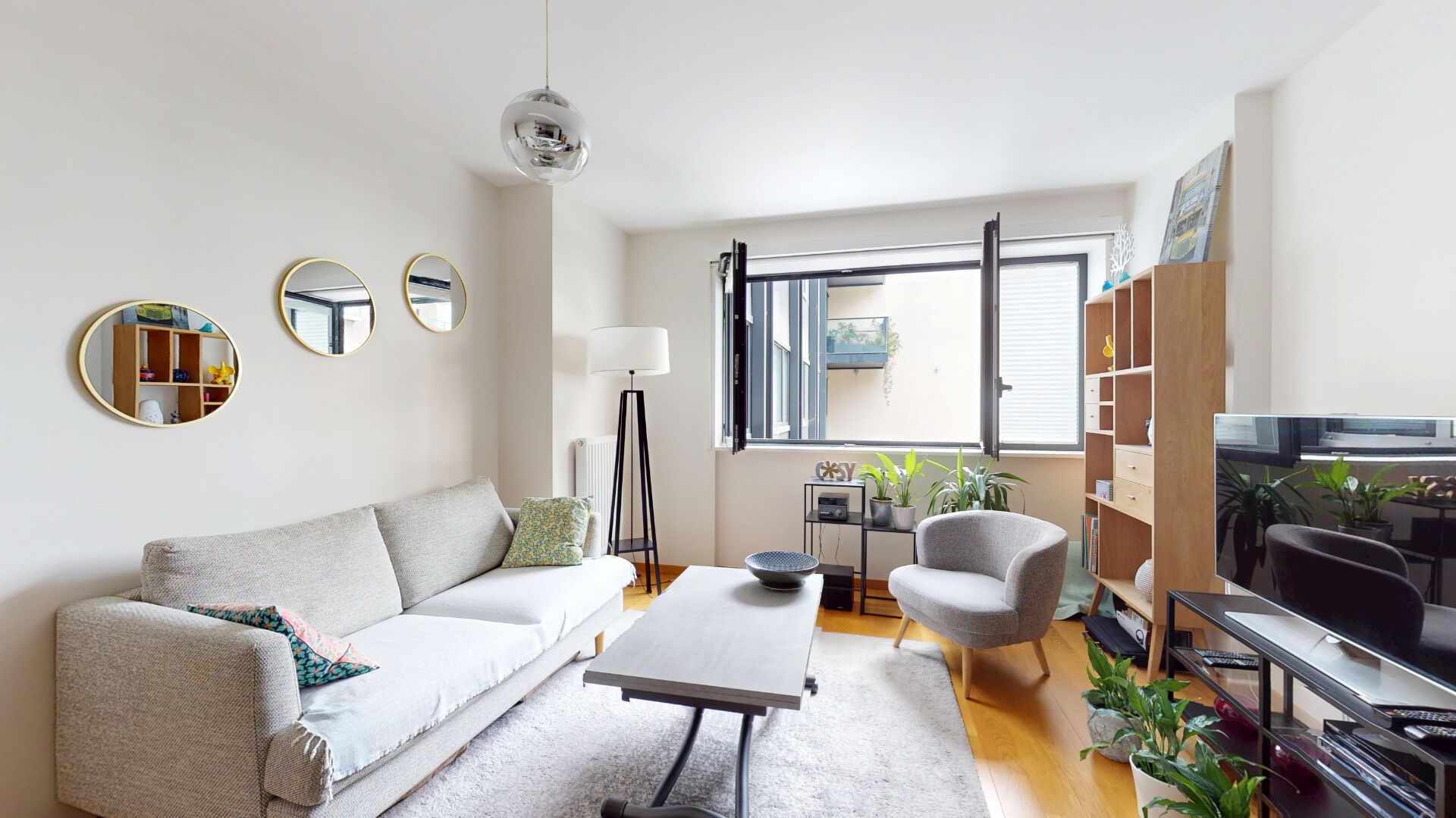 Appartement 2 pièces calme à vendre à Paris - Réf. V1106