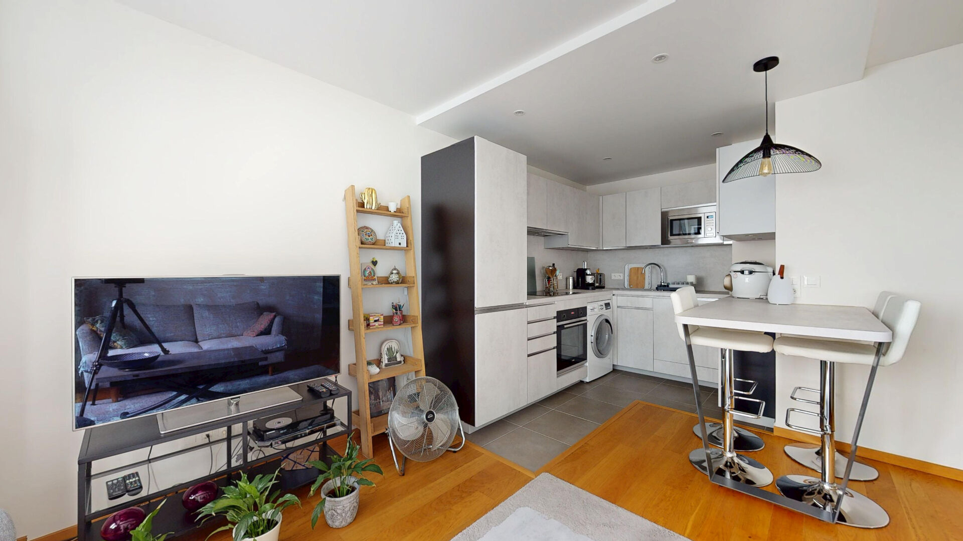 Appartement 2 pièces calme à vendre à Paris - Réf. V1106