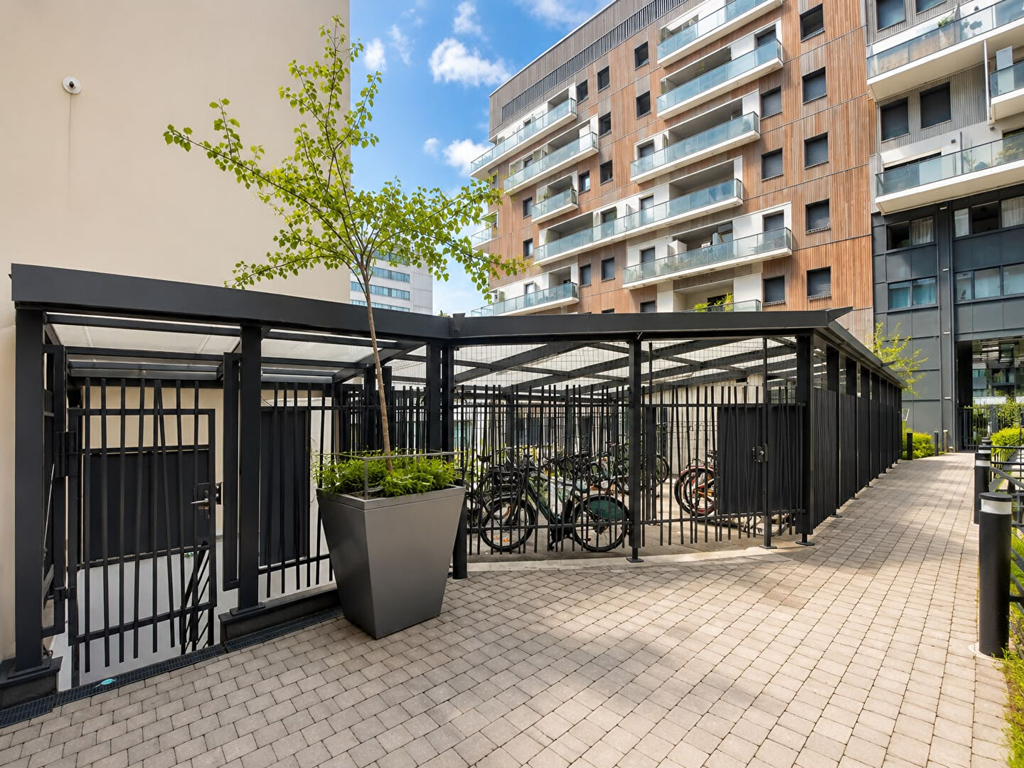 Appartement 2 pièces calme à vendre à Paris - Réf. V1106