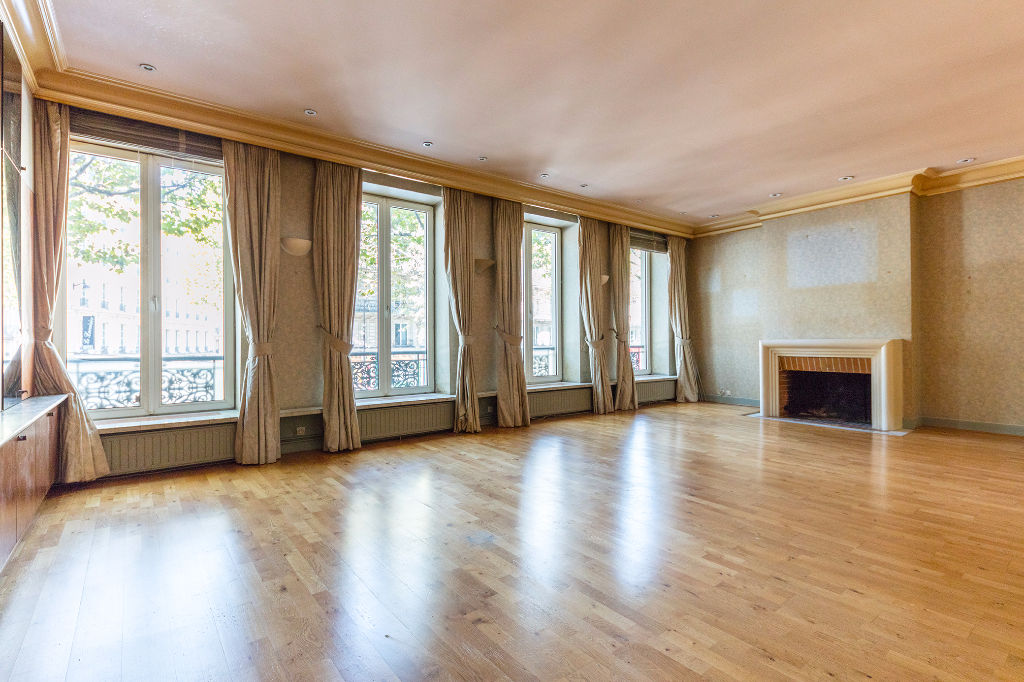 Appartement Paris 4 pièces