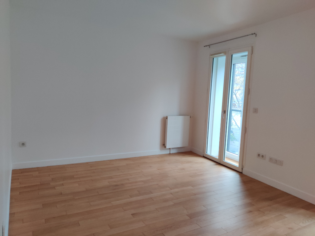 A louer appartement non meublé studio 32.8m² - PARIS ...