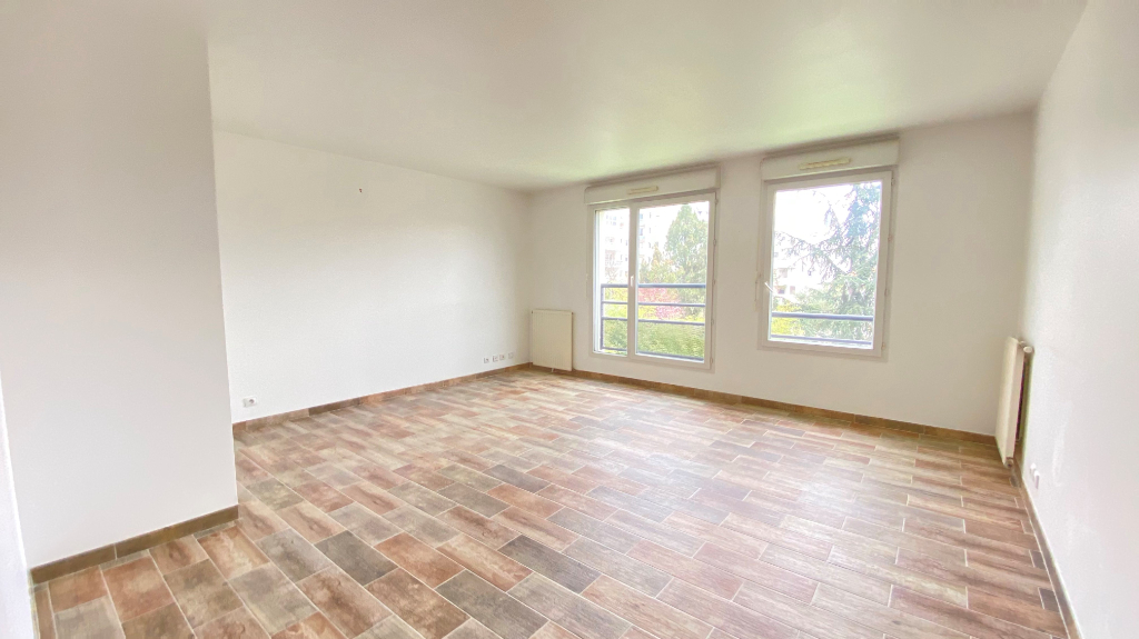 APPARTEMENT FAMILIALE SURESNES - 3 CHAMBRES