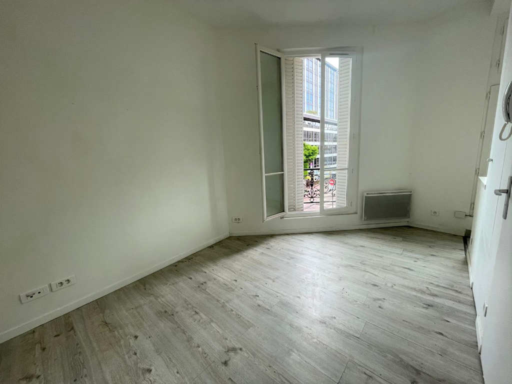 A louer appartement non meublé - 1 pièce  24m² - SAINT CLOUD - Rue de l'Eglise