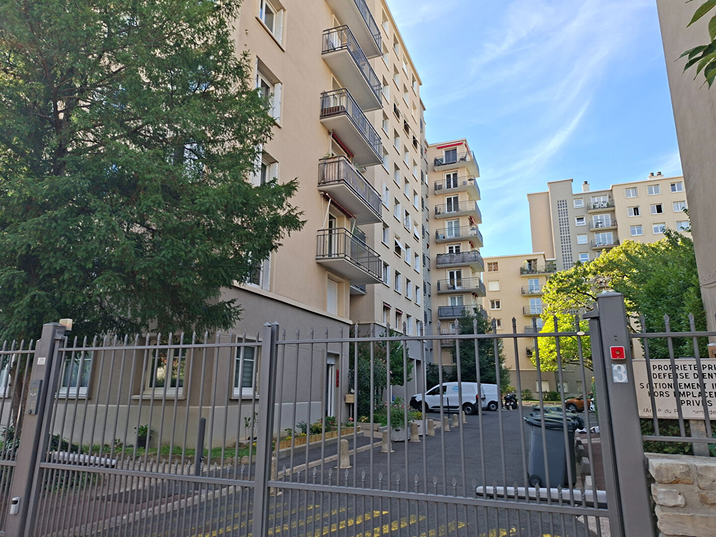Appartement Montrouge 3 pièce(s) 64.81 m2