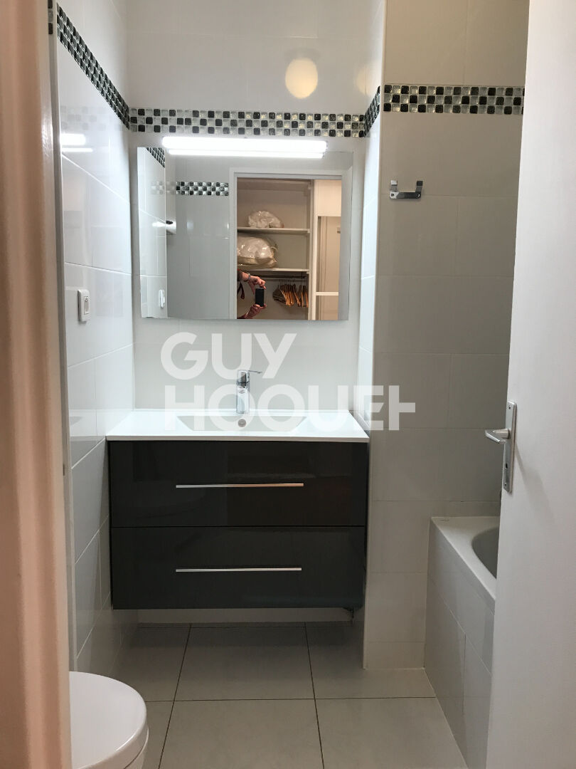 Studio avec balcon 25 m2 PARIS 11