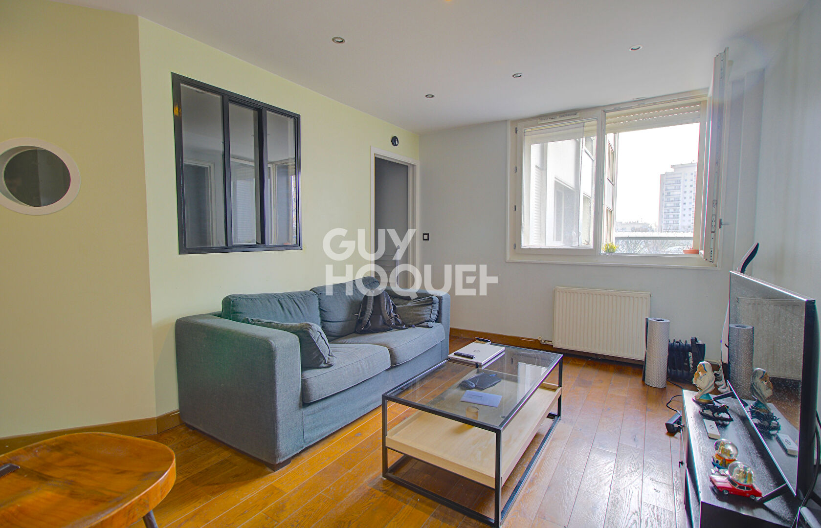 2 pièces - place des fêtes