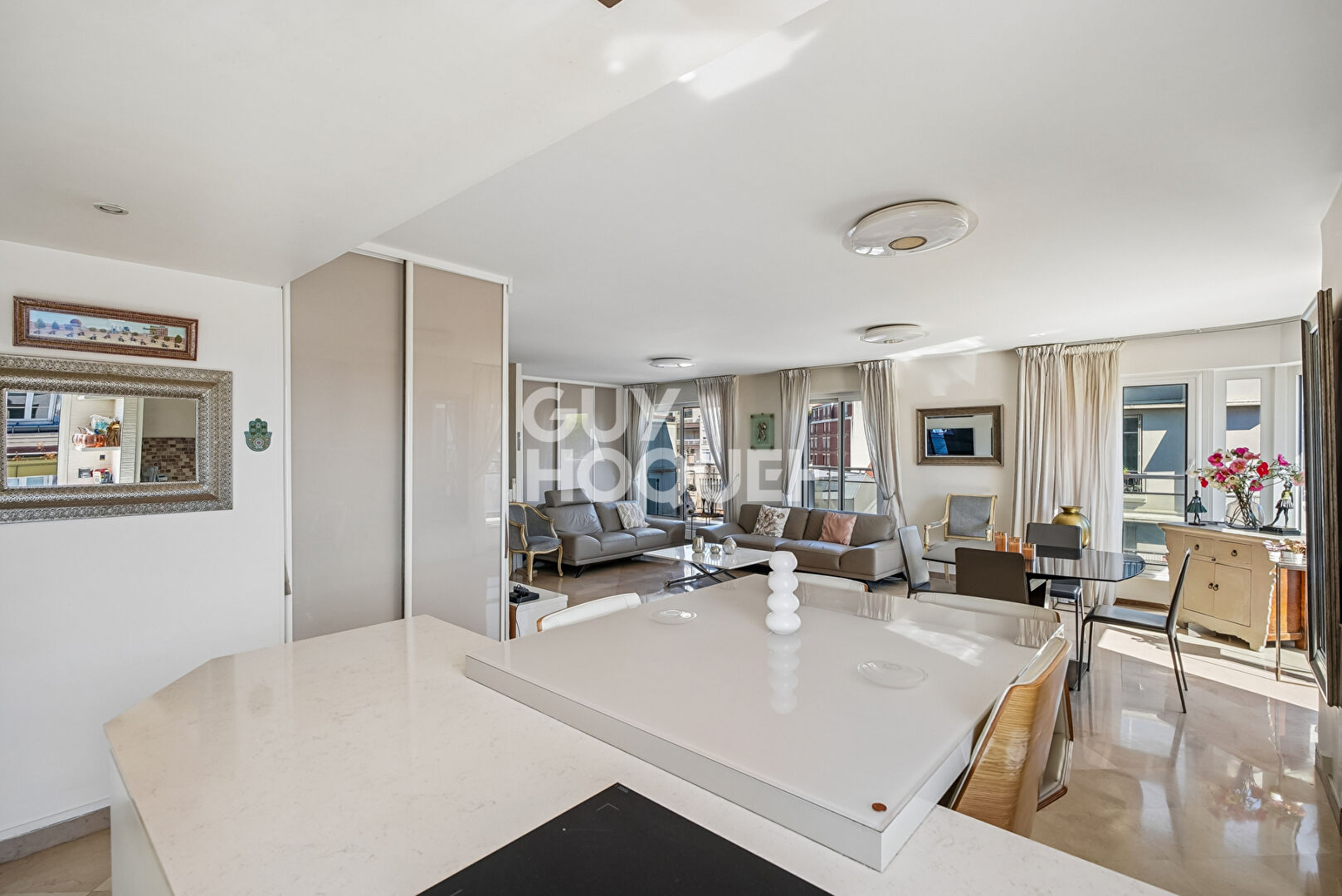 Dernier étage , T4 120m² avec terrasse et parkings