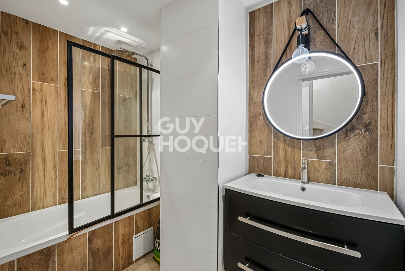 Dernier étage , T4 120m² avec terrasse et parkings