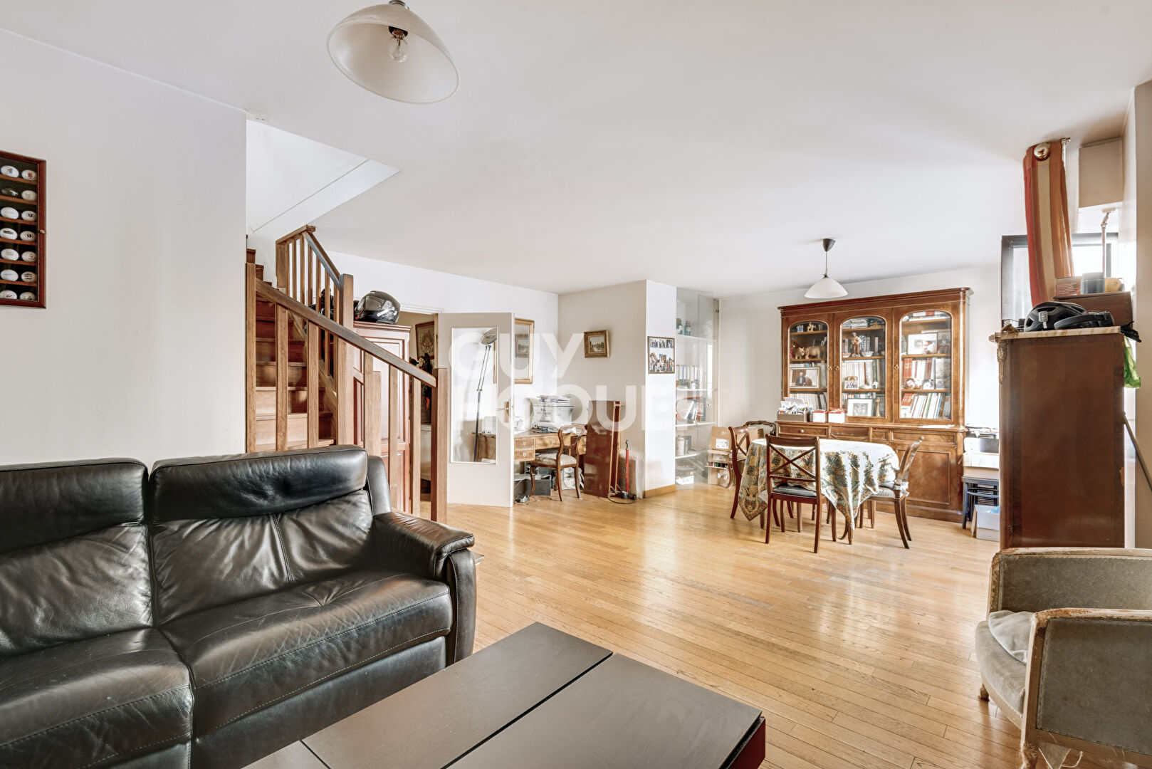 5 pièce(s) 3 chambres balcon parking 107.4 m2