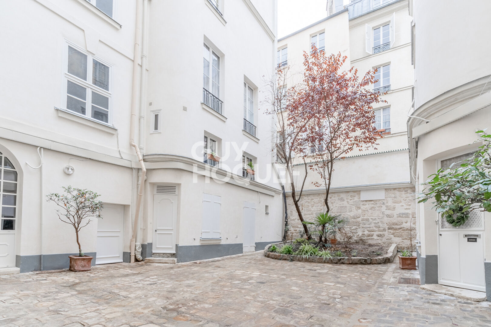 PARIS 6  - Odéon / Monnaie - Studio  28 m2