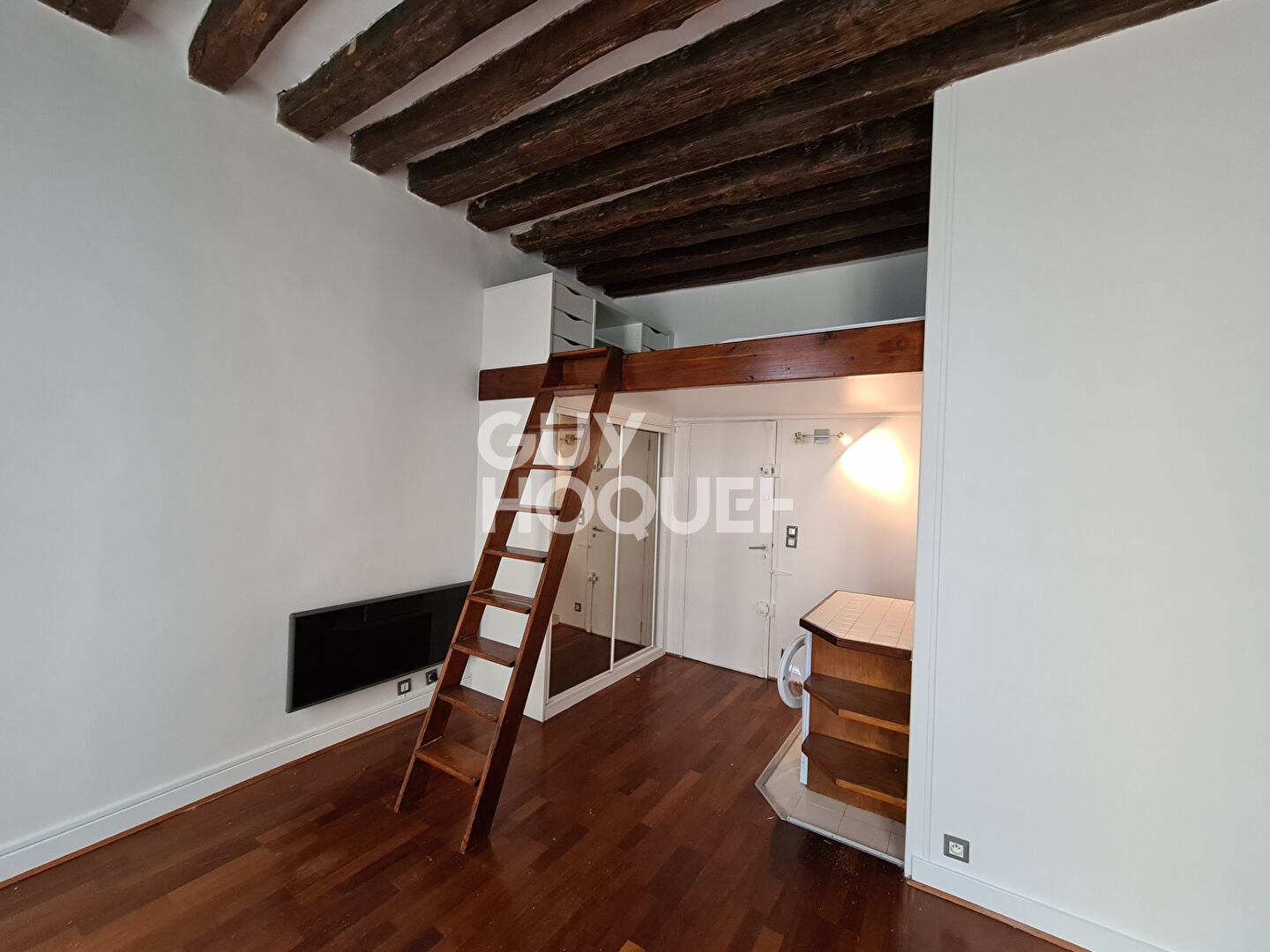 75005 - RUE DESCARTES - 26.50M² - Studio /mezzanine - non meublé