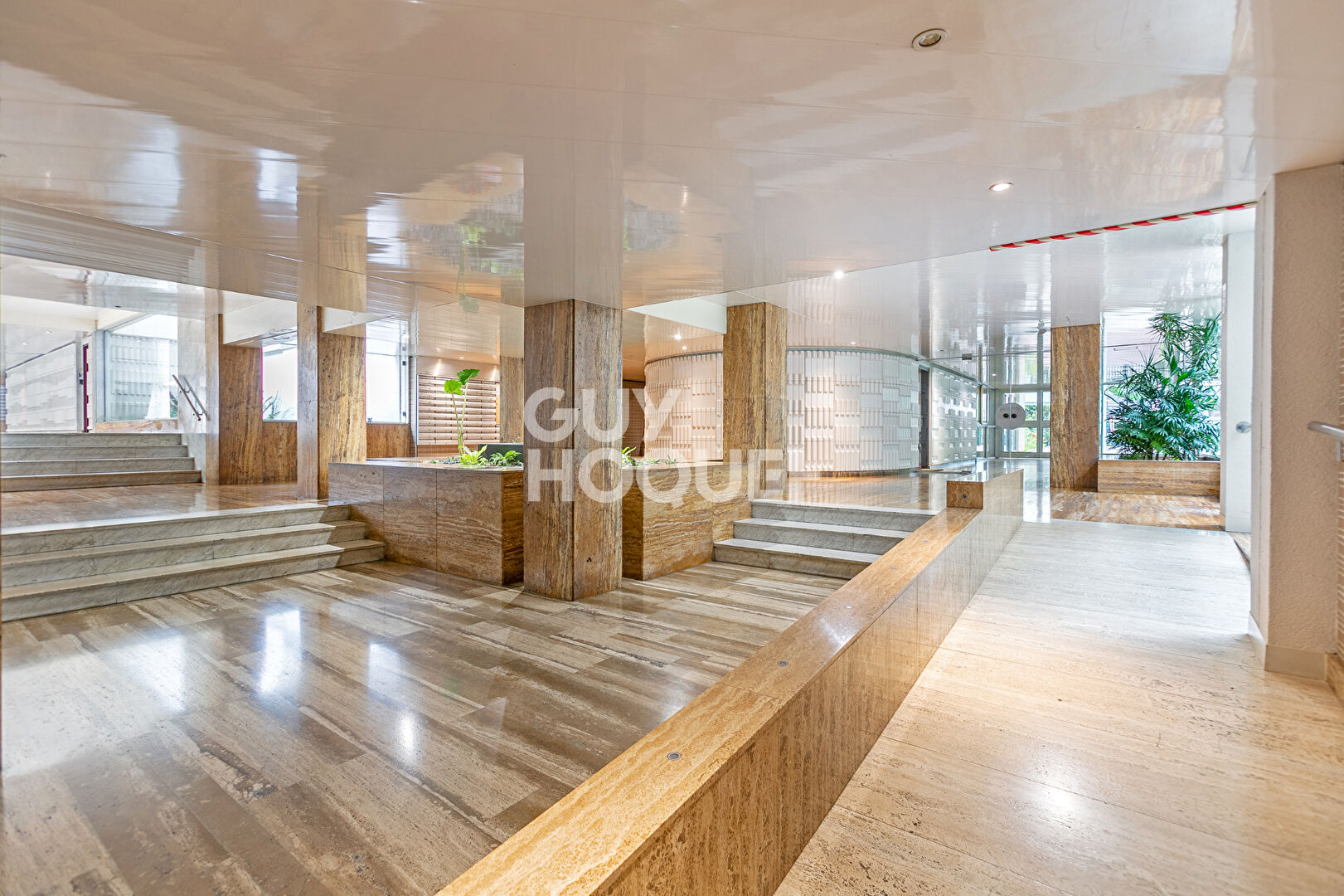 75015 Volontaires / Vaugirard - 3 pièces 70m² + parking