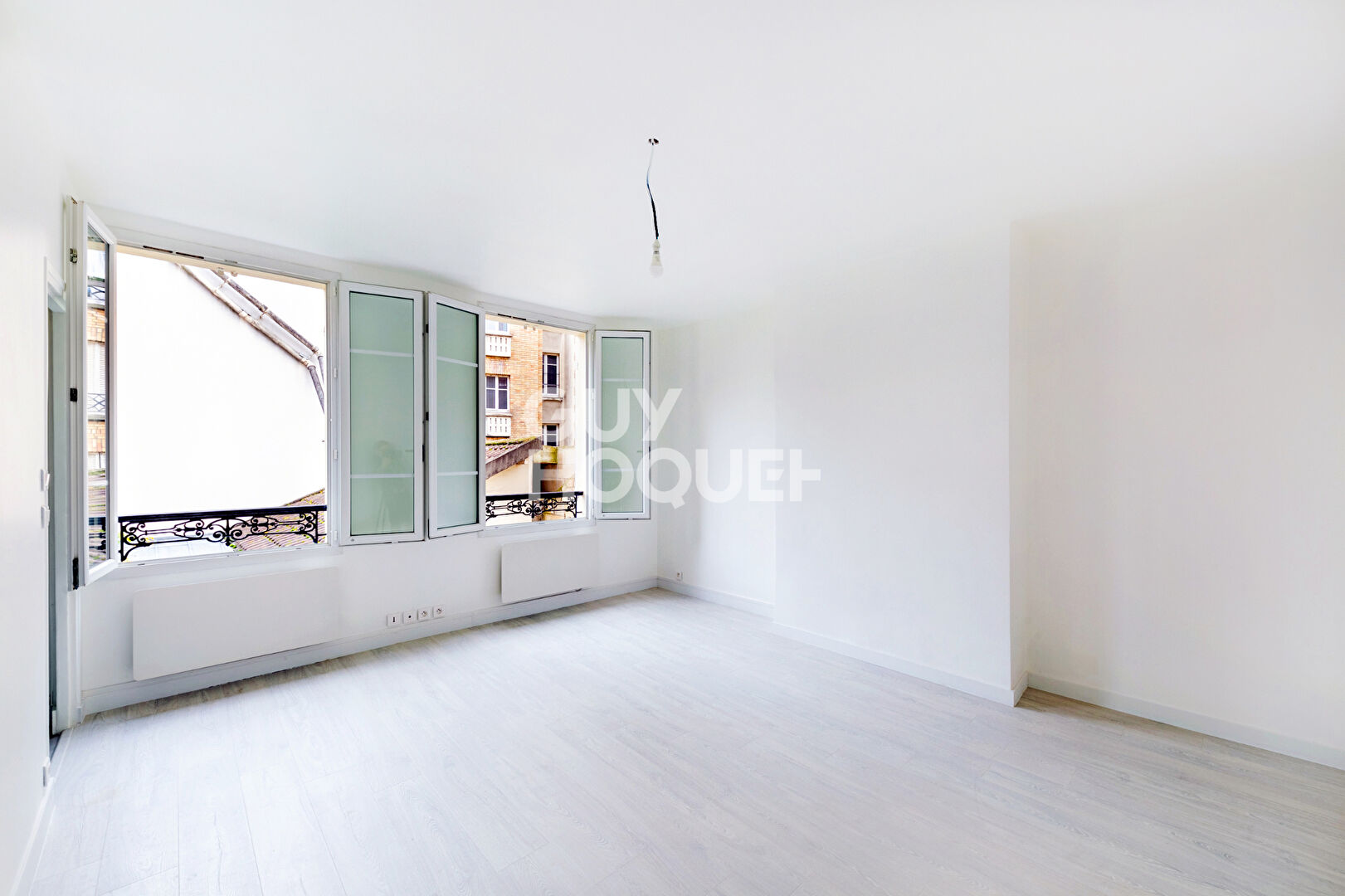 75015 CONVENTION - STUDIO REFAIT À NEUF 27M²