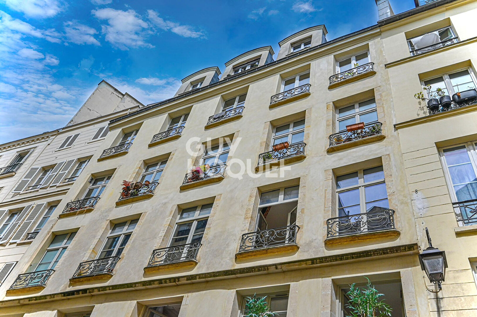 Appartement  de Charme  Paris 2ème - Dernier étage.