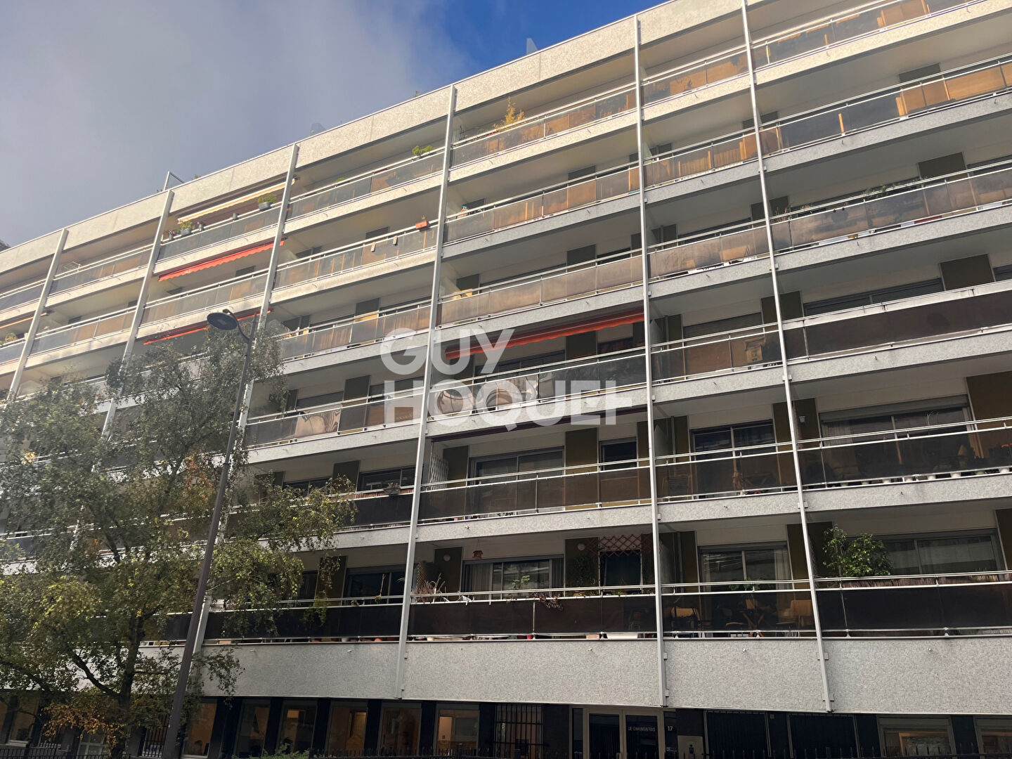 Studio 31,21 m2 -avec balcon - Paris 19ème.