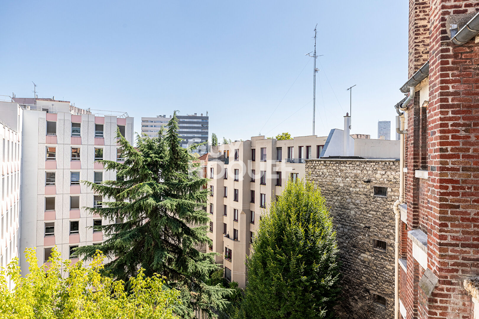 34m2 - Dernier étage avec vue dégagée -  Quartier Nationale