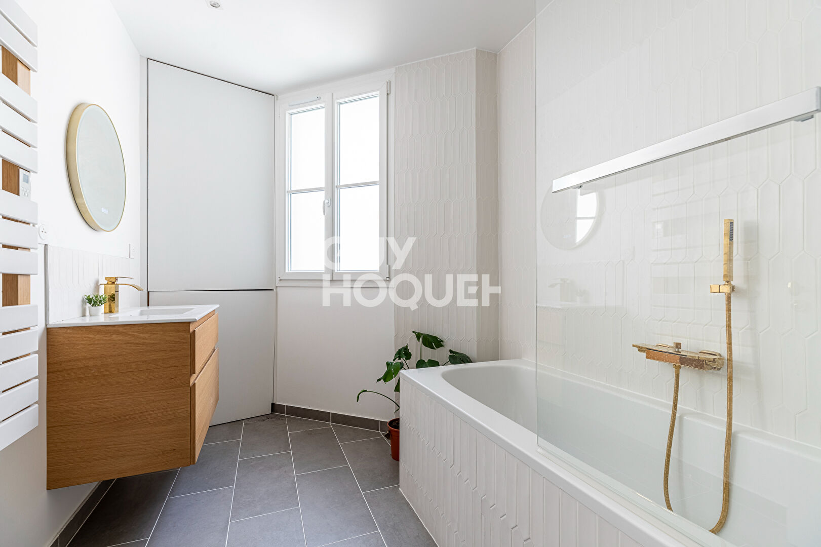Appartement 3 pièce(s) 65m2Paris 75015 entièrement rénové.