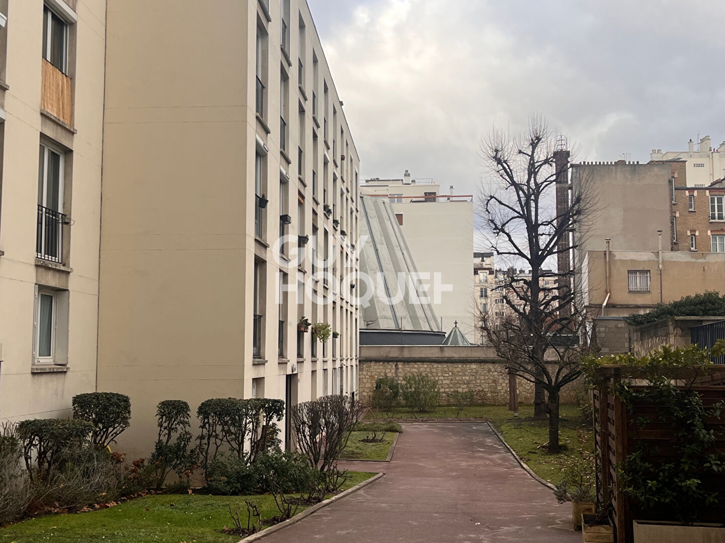 APPARTEMENT  2/3 PIECES  de 50m2 - PARIS 15°PARC G.BRASSENS - A RENOVER