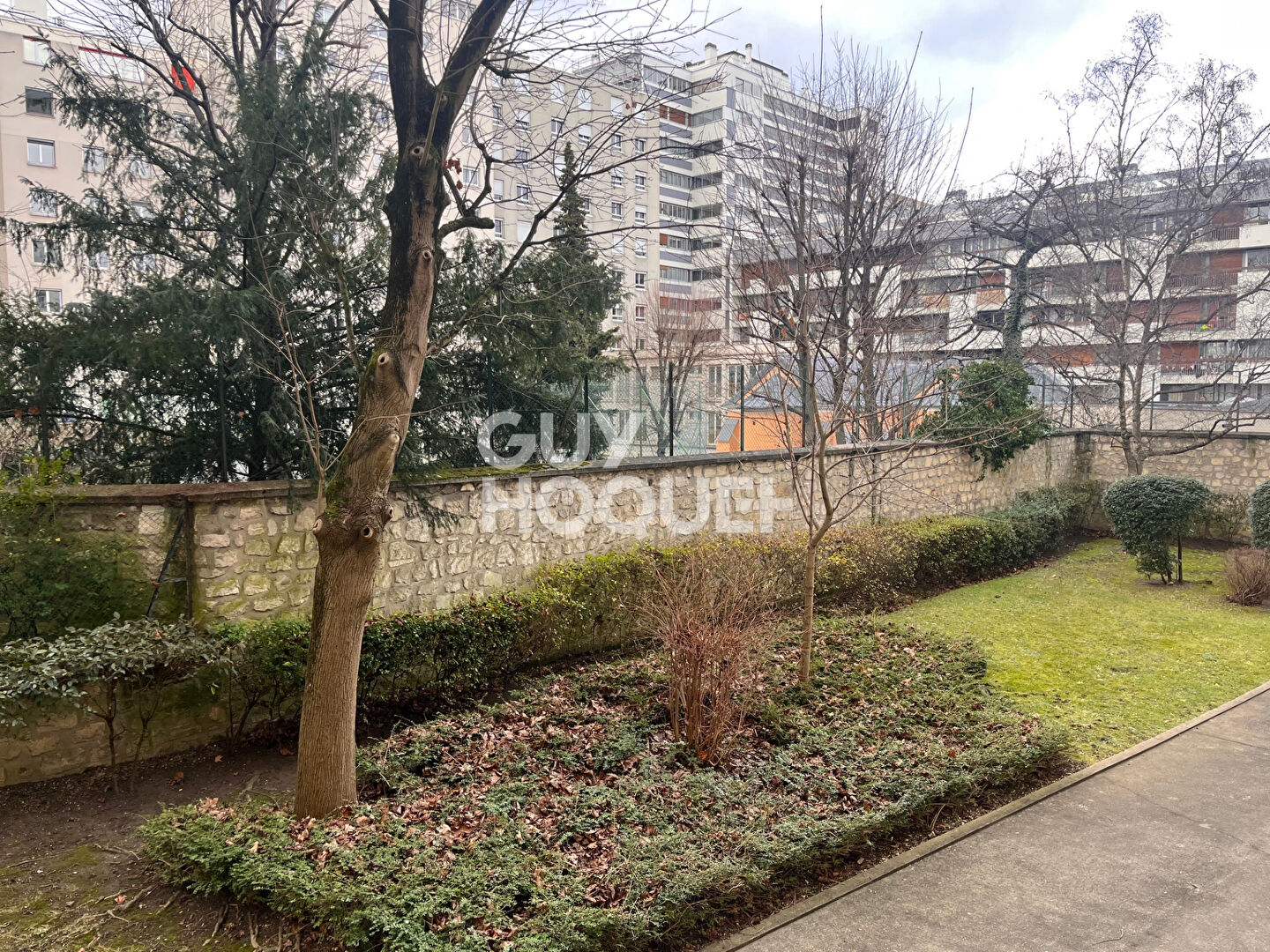 APPARTEMENT  2/3 PIECES  de 50m2 - PARIS 15°PARC G.BRASSENS - A RENOVER