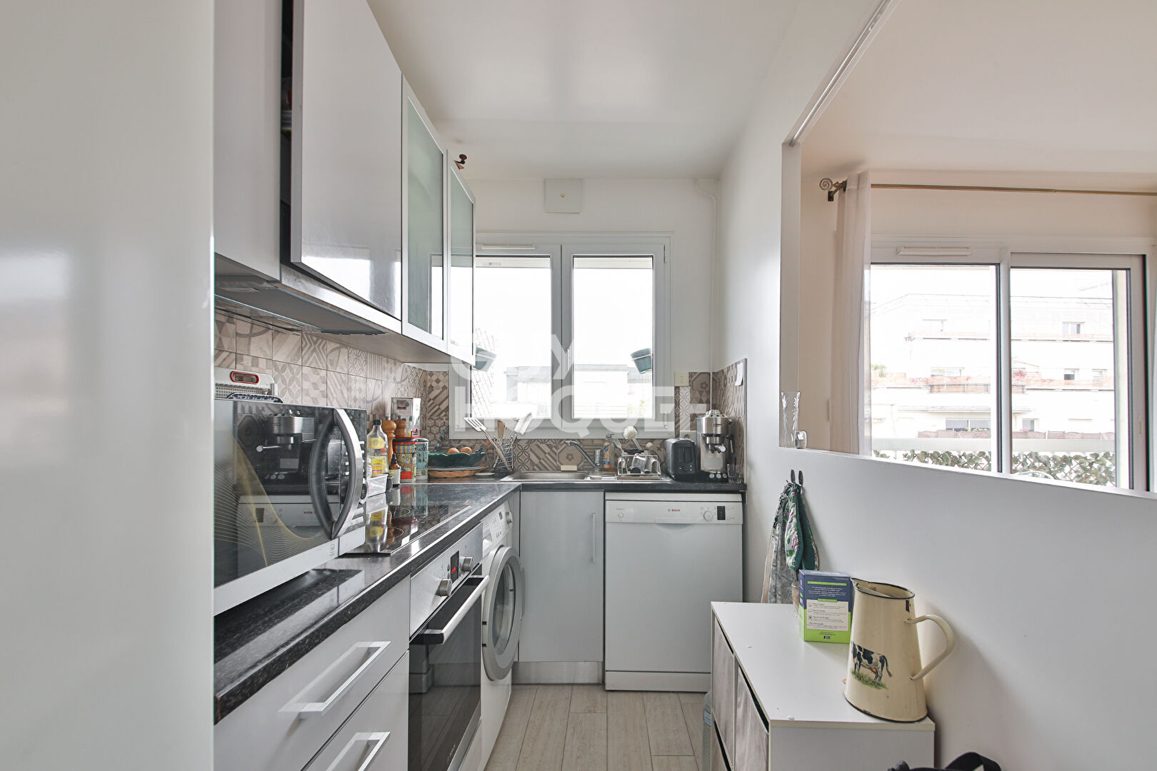 75015 CONVENTION  / DERNIER ETAGE 2 PIECES 50M² AVEC BALCON + PARKING