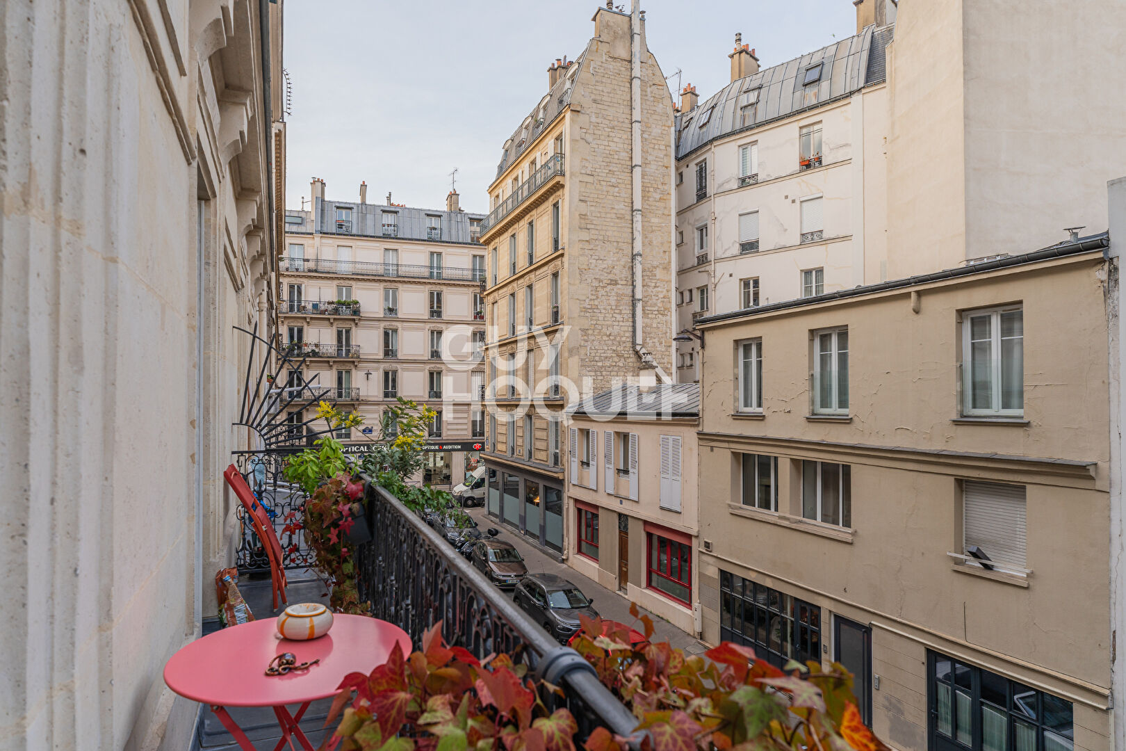 Appartement 2/3 pièces - Traversant - Balcon - Immeuble ancien de standing