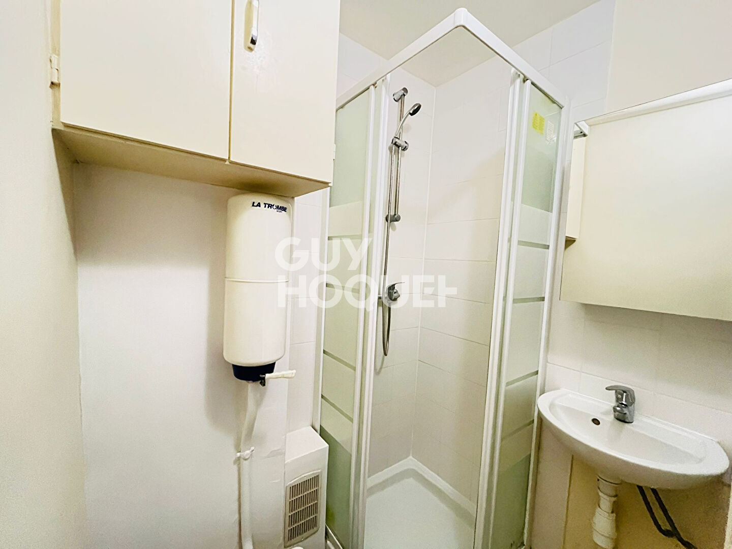 Studio 12,8 m2 PARIS 15 SAINT-CHARLES