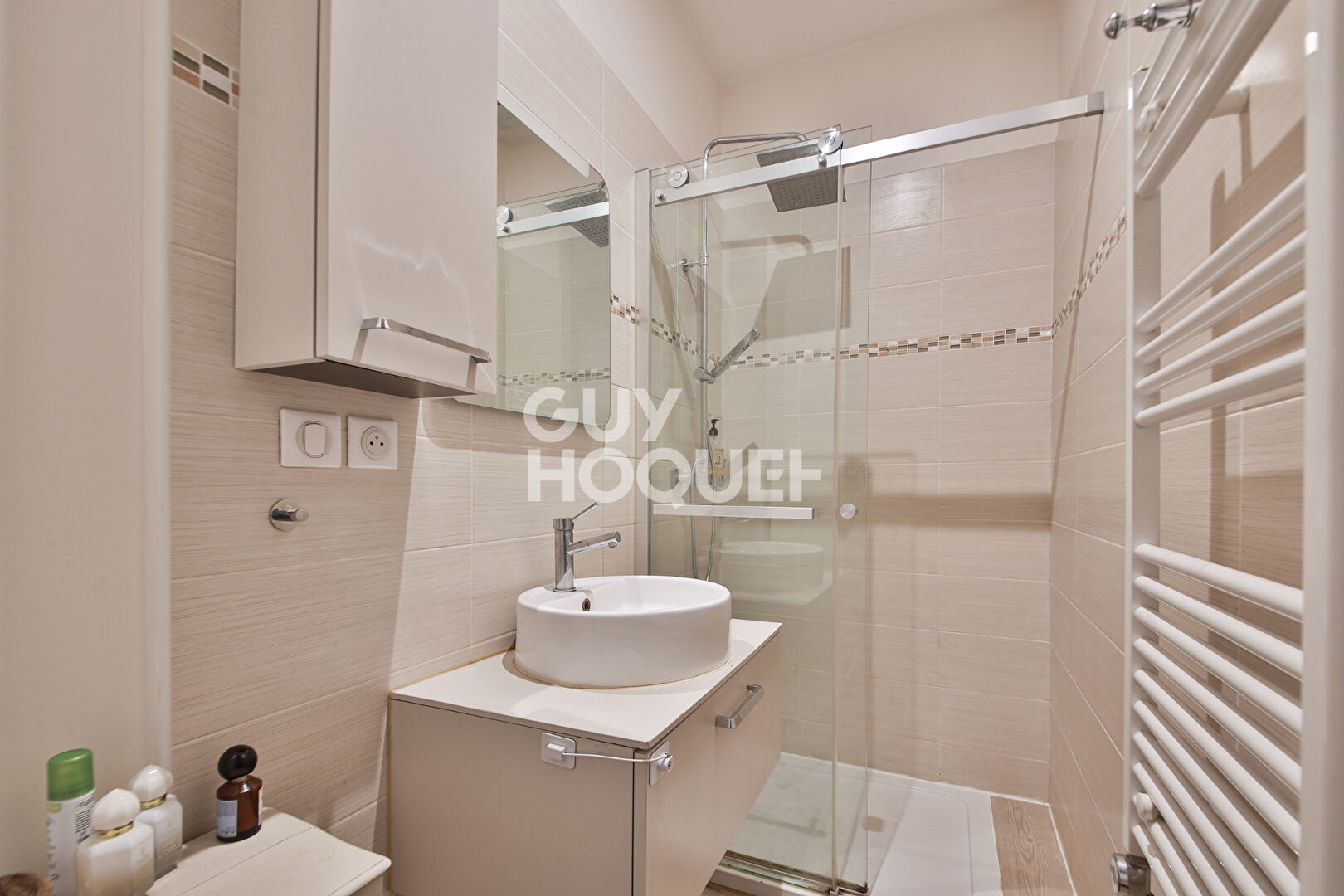 Appartement 3 pièces  en rez-de-cour PARIS 15