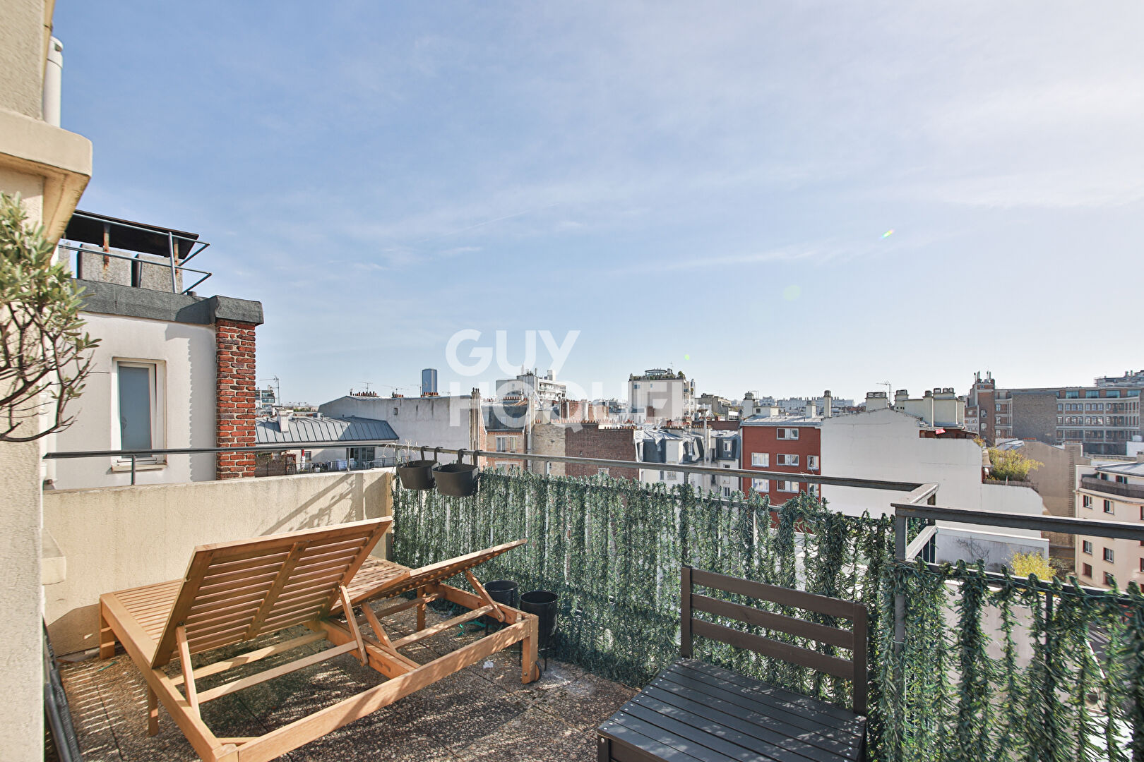 STUDIO Paris 15 de 28,5 m2 - Dernier Etage