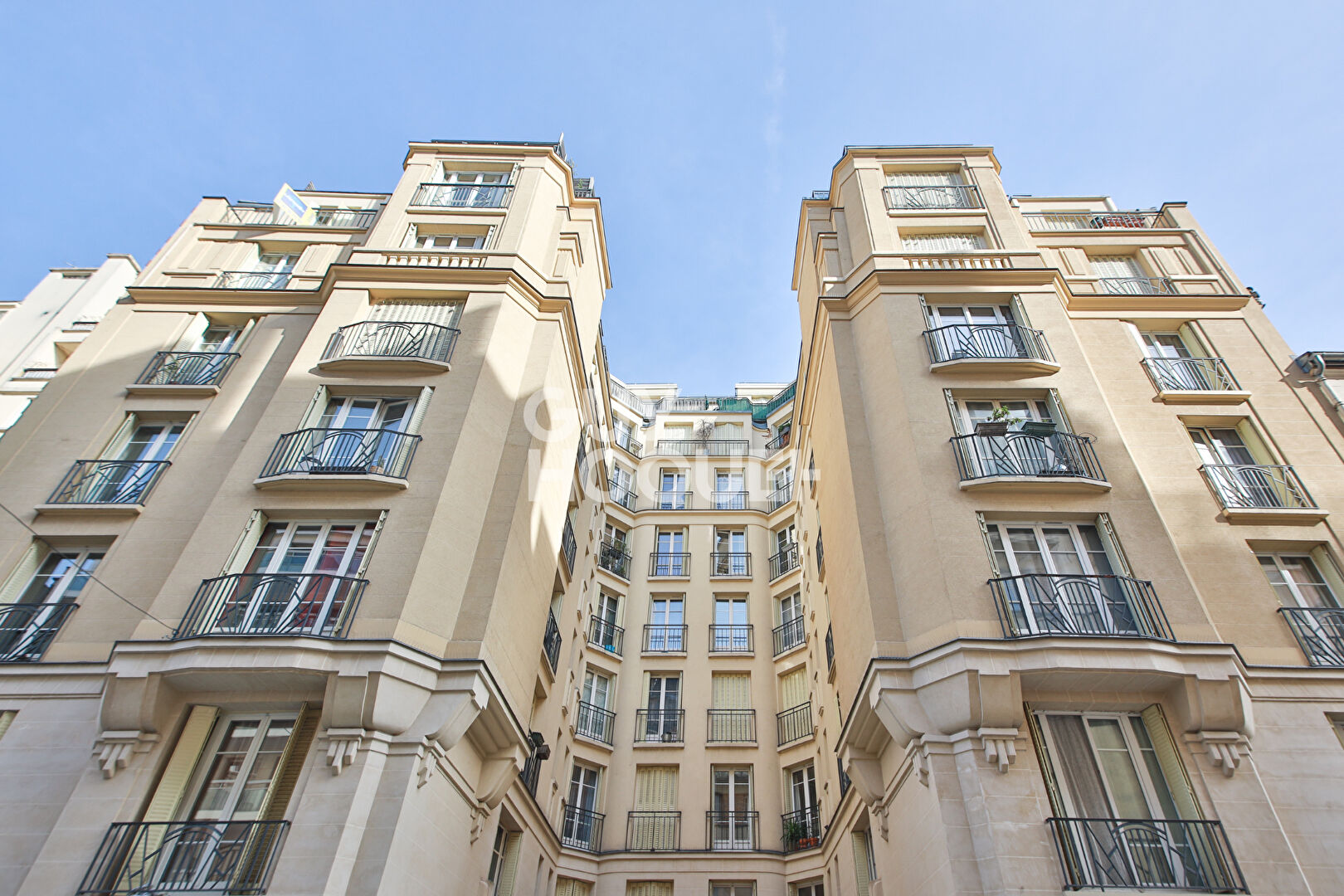 STUDIO Paris 15 de 28,5 m2 - Dernier Etage