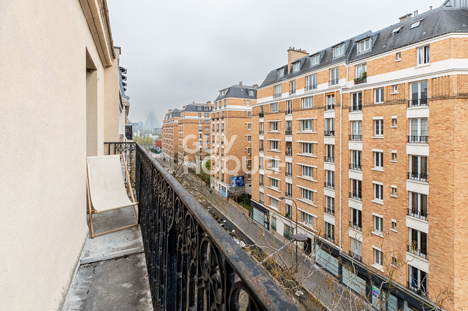 75016 Porte de Saint-Cloud | 2 pièces 35 m² | Balcon plein sud | Dernier étage