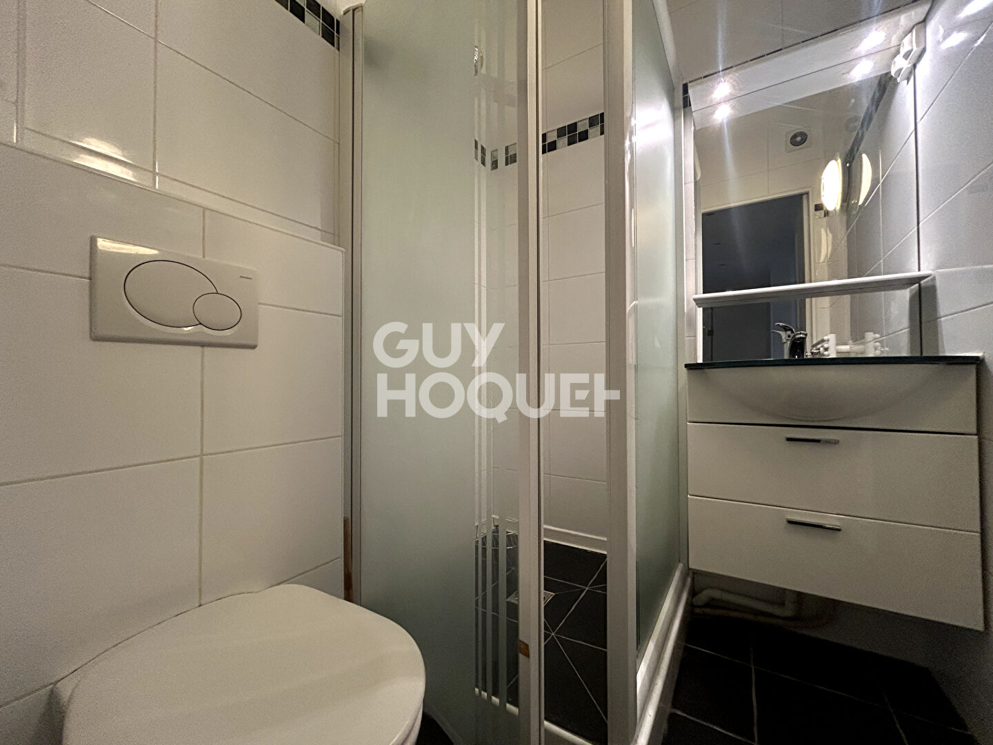 Paris 15 - Rue Dombasle -  2 pièces au calme avec ascenseur