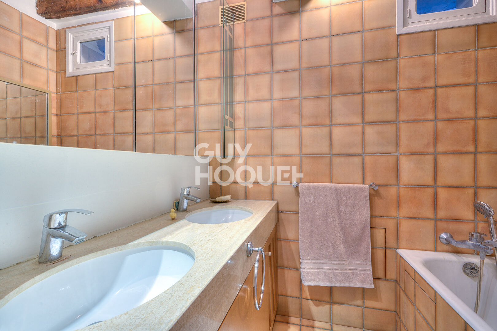 Appartement 3 pièces 2 chambres? Rue Maître Albert, Paris 5?